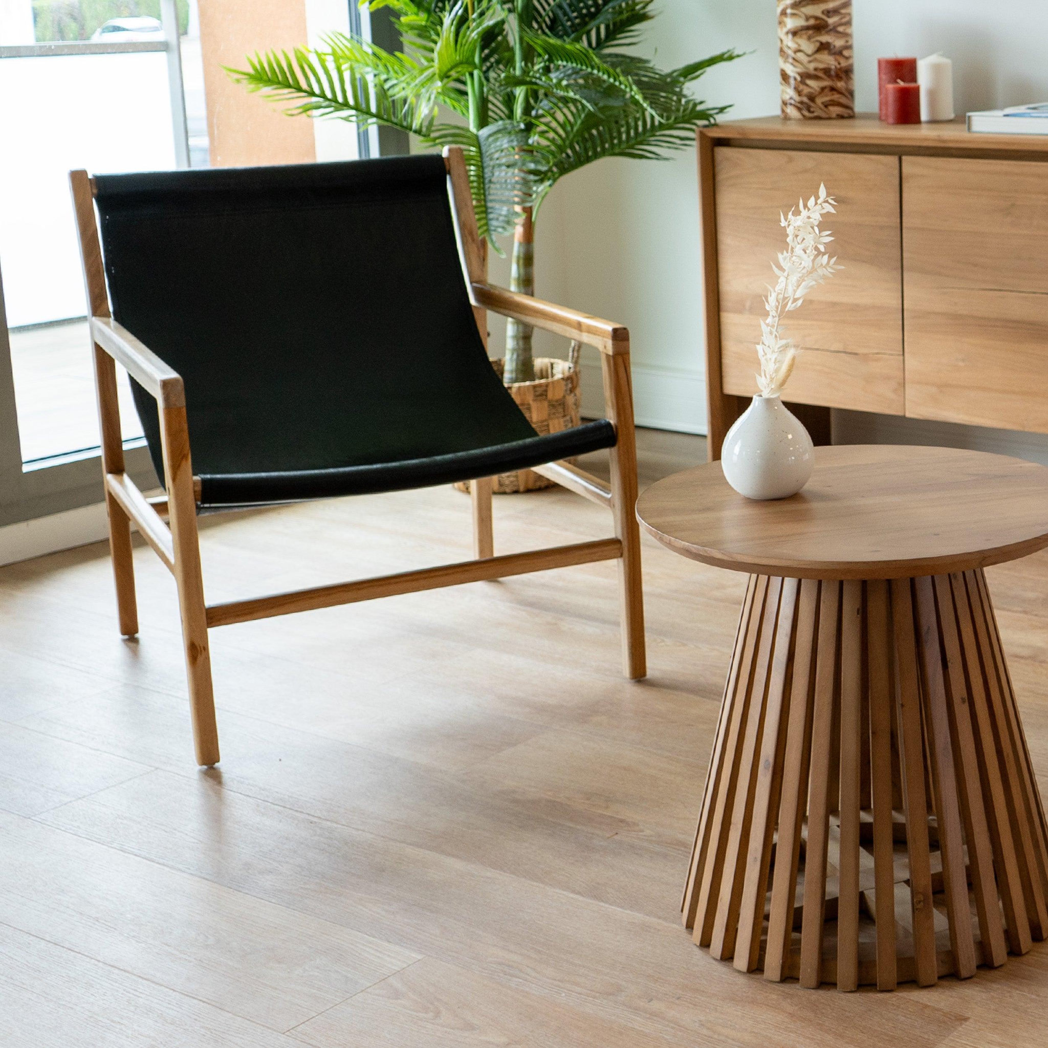 Voir la diapositive 5 : MAISON PAVANE Fauteuil lounge en teck et cuir de vachette noir-apache