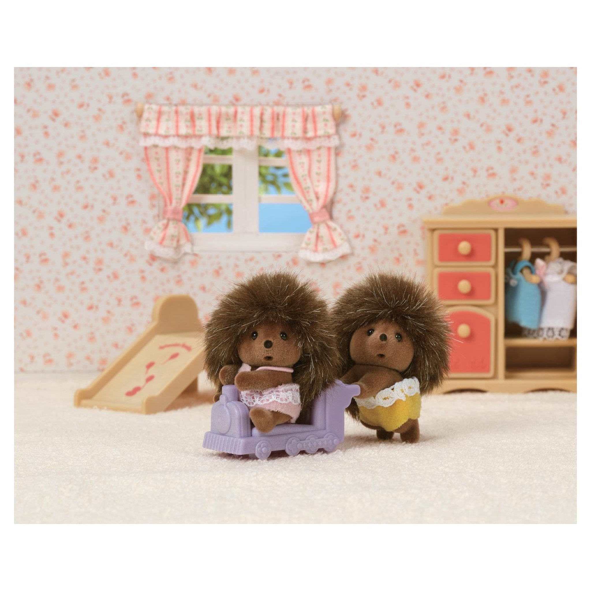 Voir la diapositive 2 : Sylvanian families Les jumeaux hérissons Sylvanian Families