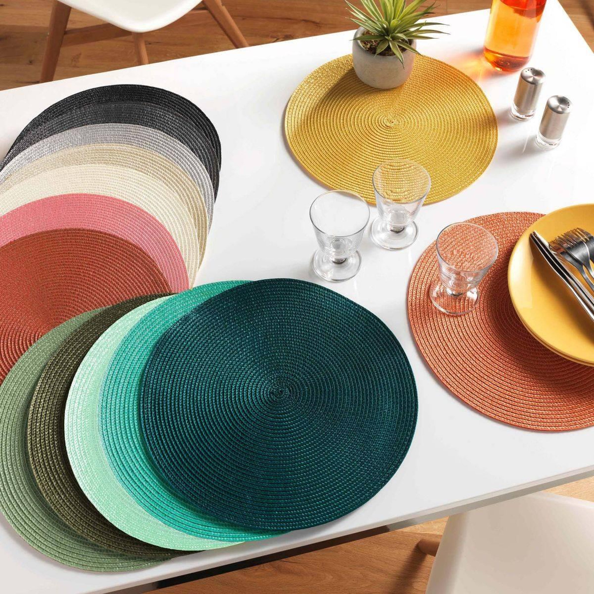 Voir la diapositive 3 : Douceur d'Intérieur Set de table uni  zebulon  35cm beige lin