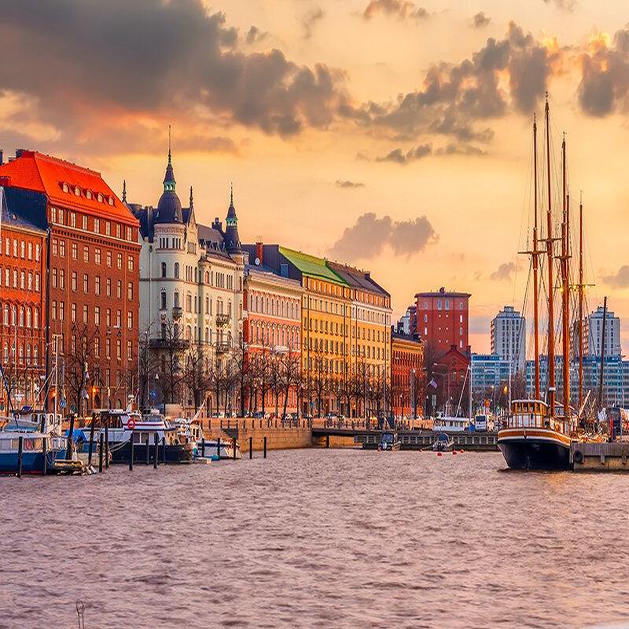 Voir la diapositive 3 : Smartbox 3 jours à helsinki avec visite guidée de la ville - coffret cadeau séjour