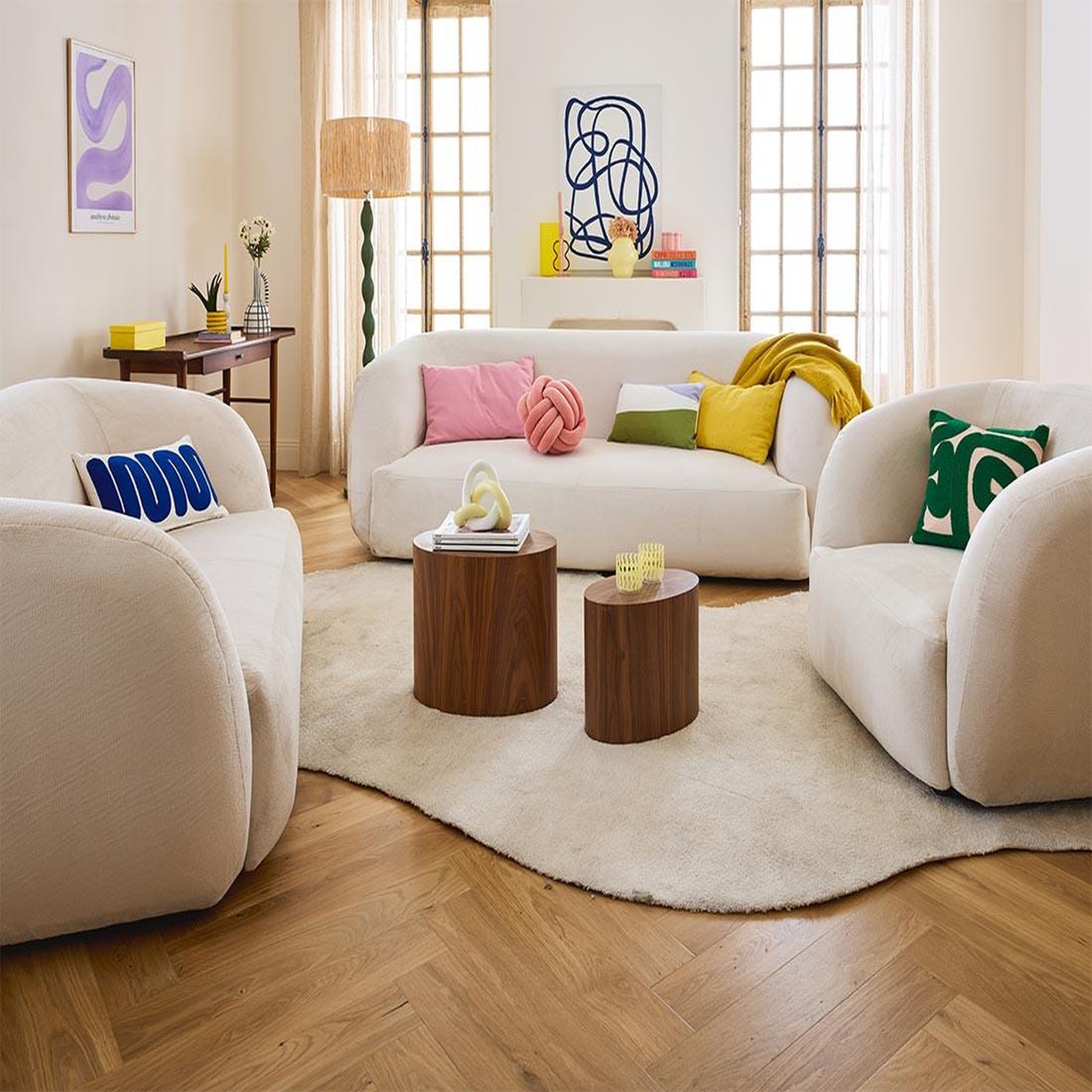 Voir la diapositive 3 : LISA DESIGN Ernee - fauteuil cocon - en velours