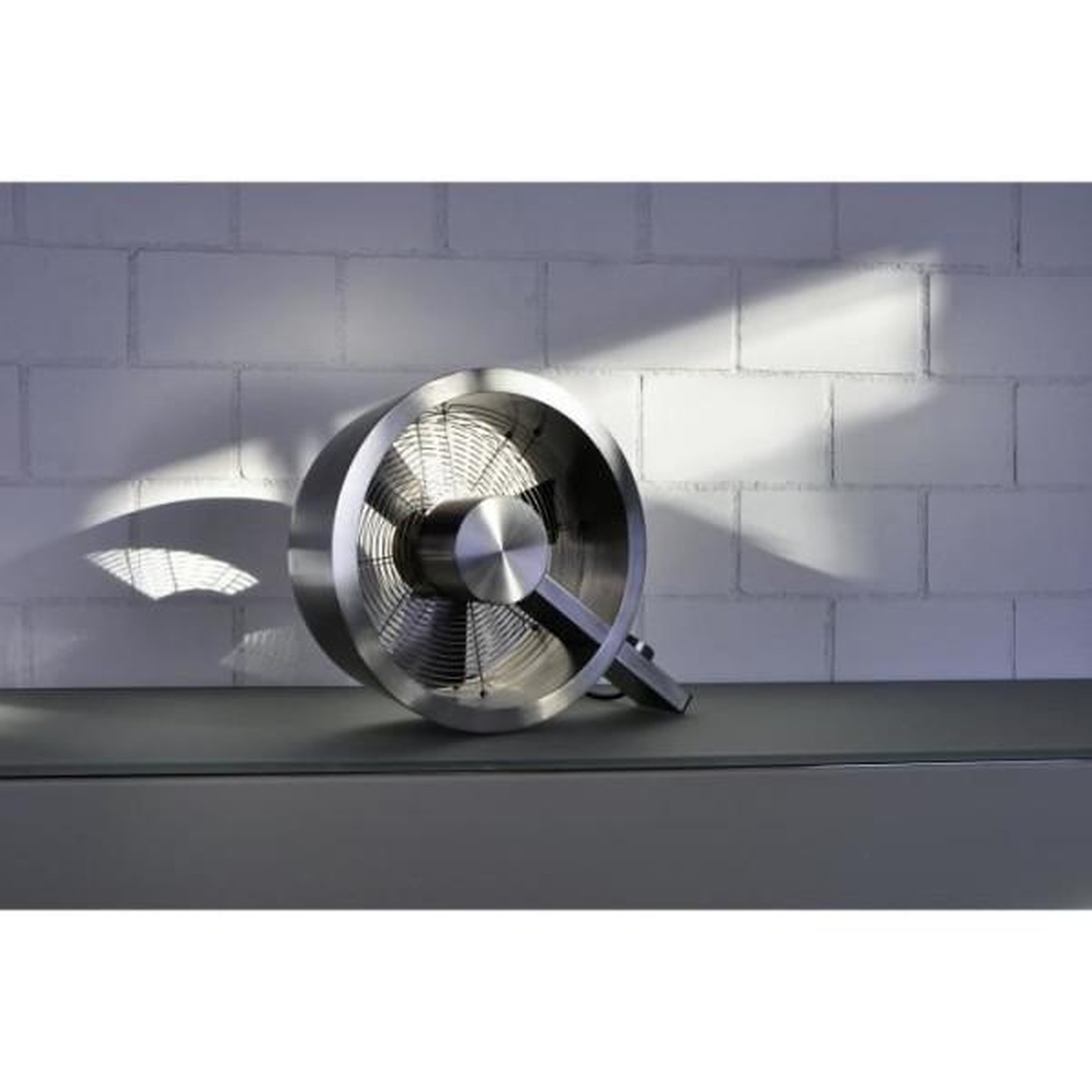 Voir la diapositive 2 : STADLER FORM Ventilateur de table Stadler Form Q métallique