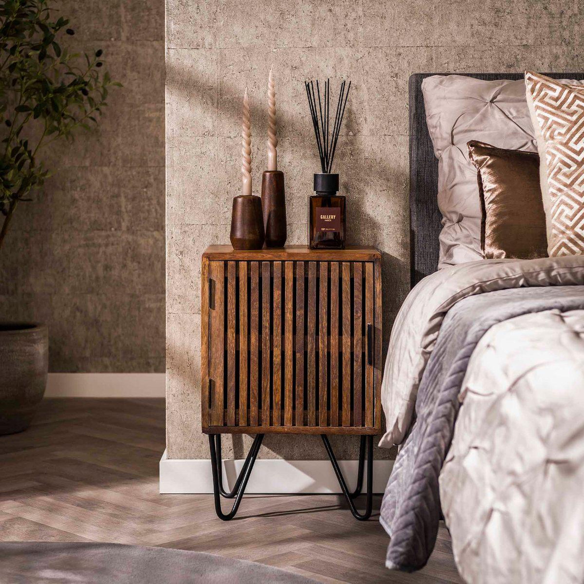 Voir la diapositive 2 : JLC KREATION Table de chevet en bois massif agata (lot de 2)