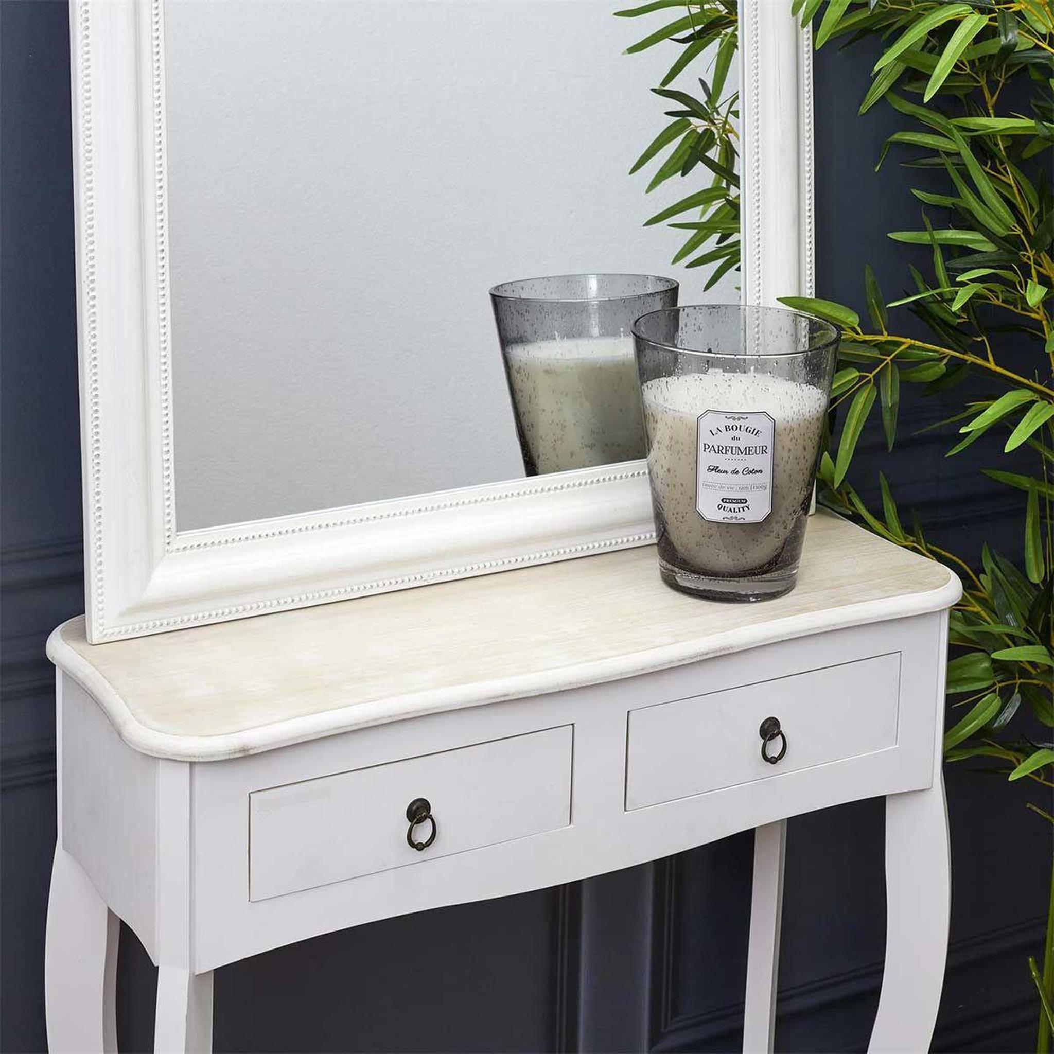 Voir la diapositive 3 : The Home Deco Factory Bougie parfumée en verre  bulle  23cm fleur de coton