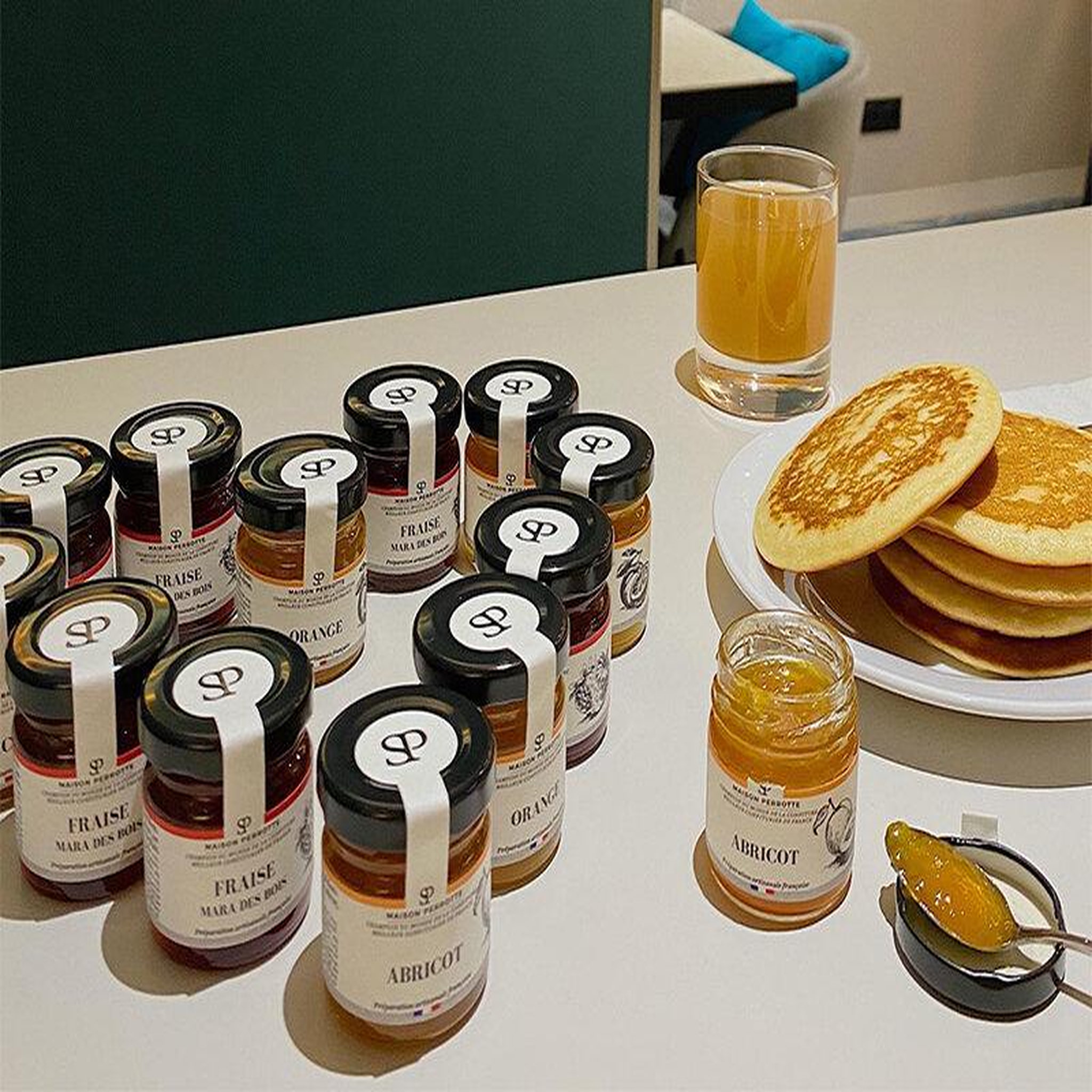 Voir la diapositive 2 : Smartbox Escapade relaxante de 2 jours en hôtel 3* avec hammam au cœur de paris - coffret cadeau séjour