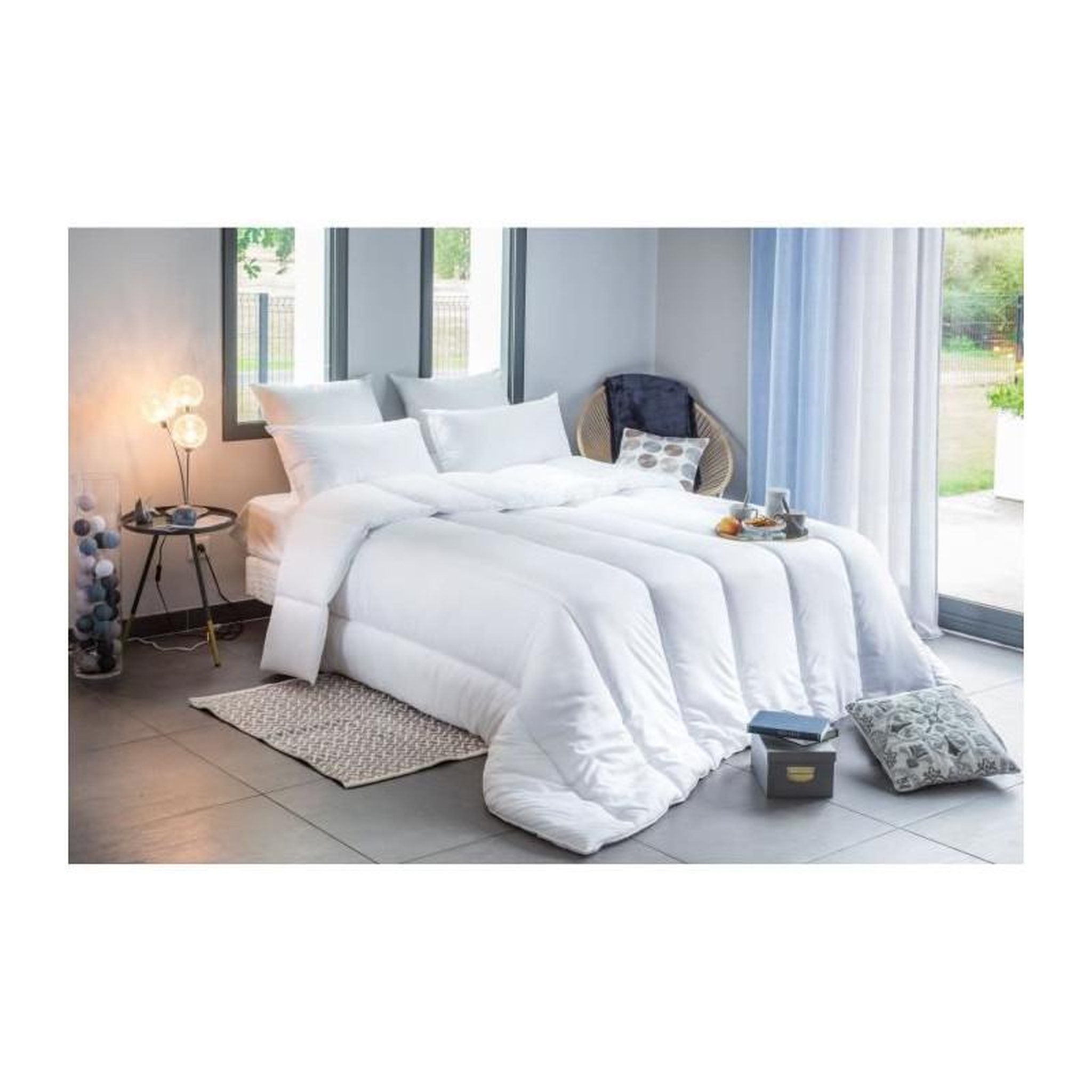 Voir la diapositive 2 : BLANREVE Couette légere anti-acariens - 200 gr/m² - BLANREVE - 200 x 200 cm - Blanc
