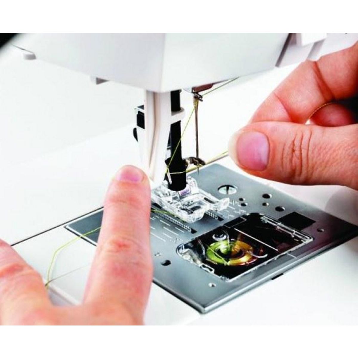 Husqvarna Viking Machine a coudre Husqvarna Emerald 116