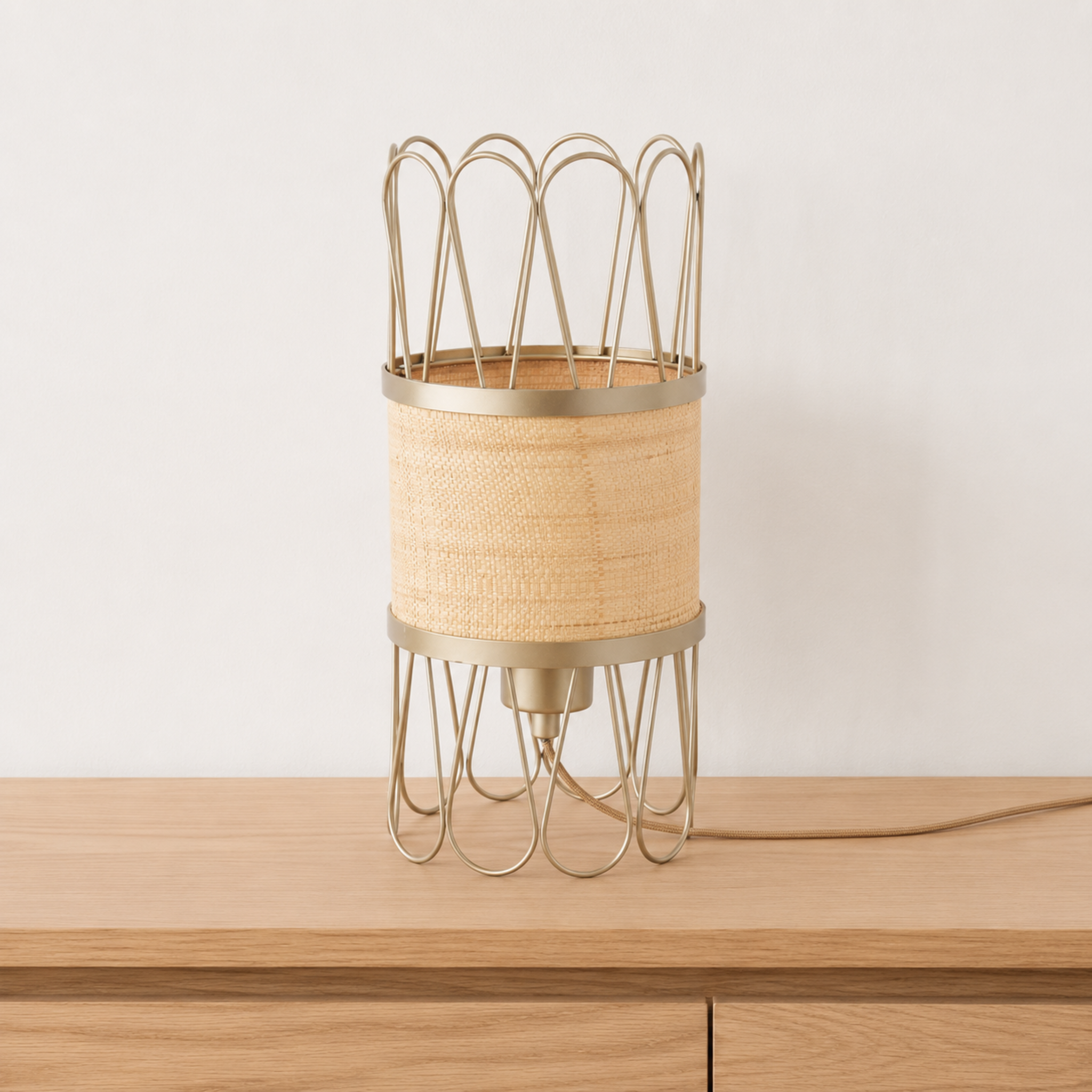 Voir la diapositive 2 : MAISON PAVANE Lampe à poser en rotin-Flore