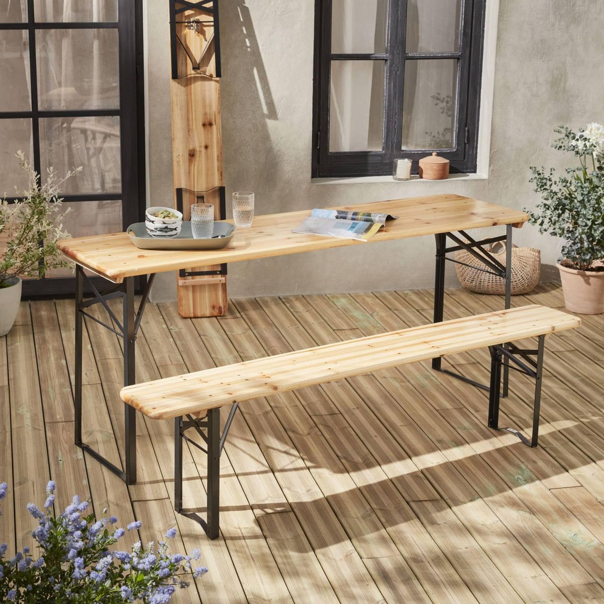 SWEEEK Table en bois 180cm avec 2 bancs – BAYONNE – Esprit brasserie. pliable. 6 personnes