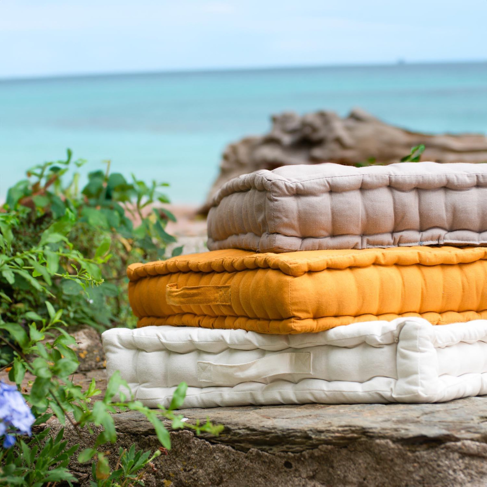 Voir la diapositive 2 : SOLEIL D'OCRE Coussin tapissier en coton 50x50x10 cm PANAMA par Soleil d'Ocre