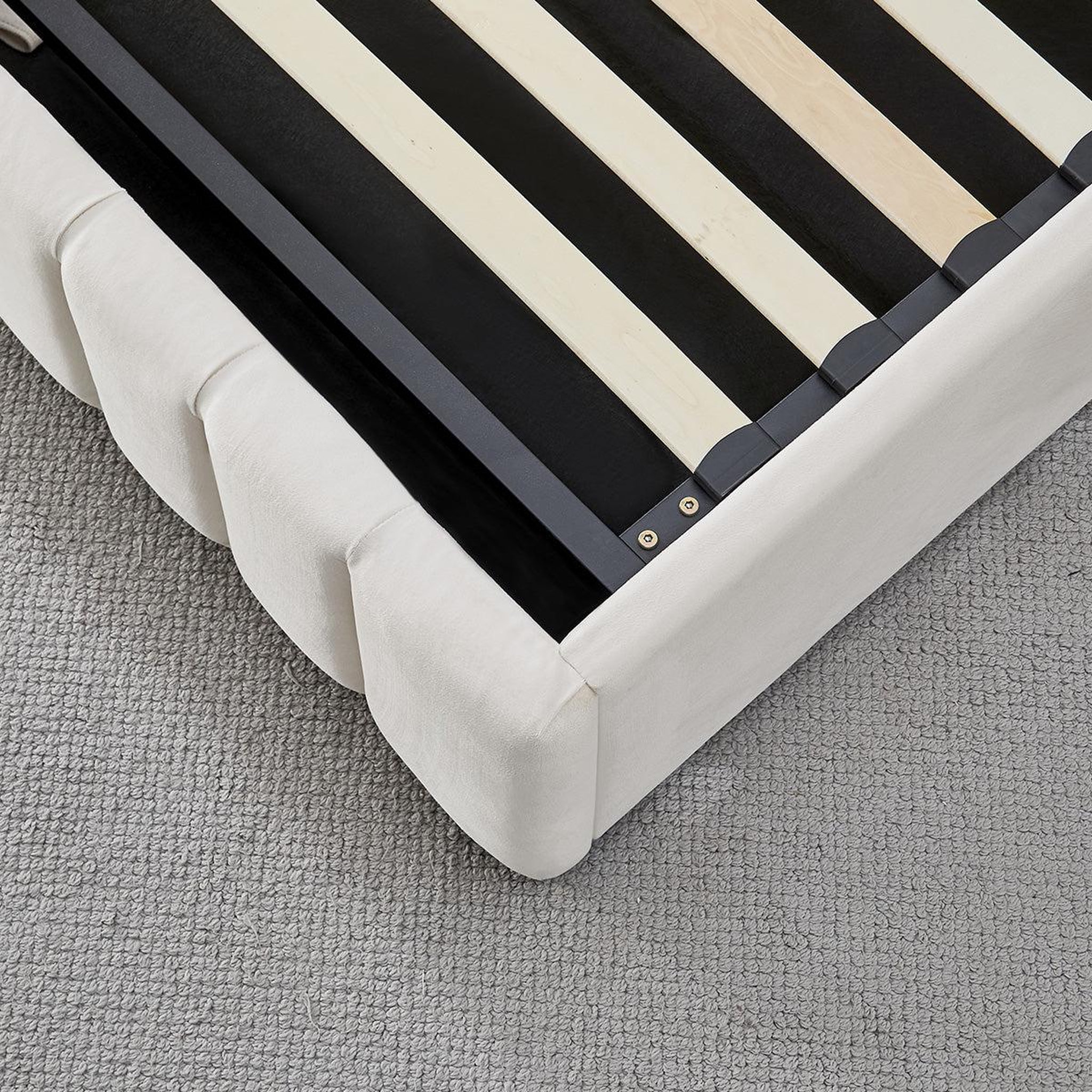 Voir la diapositive 6 : BELLECOUR Bellecour literie | lit coffre velours beige trocadero 2 places