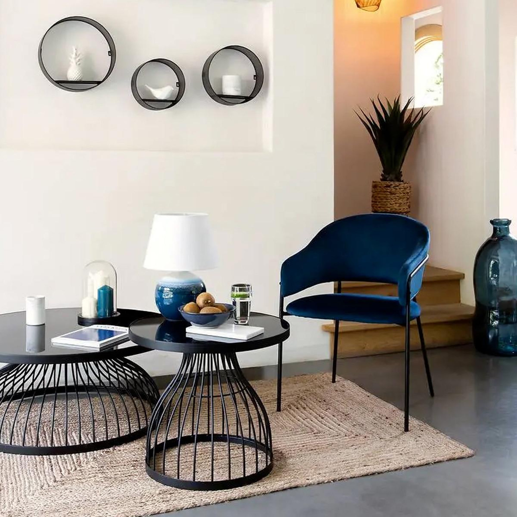 Voir la diapositive 3 : ATMOSPHERA Table d'appoint design en verre  kushi  55cm noir