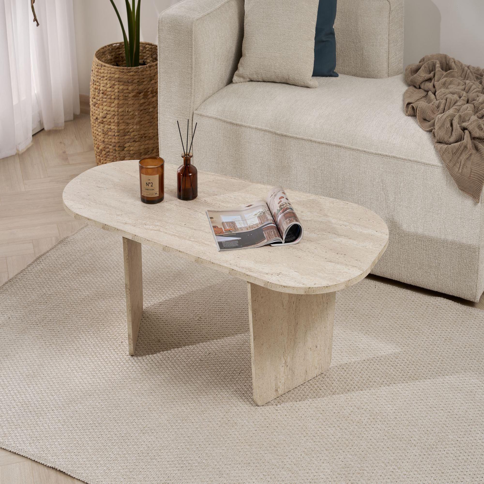 Voir la diapositive 3 : Habitat et Jardin Table basse en bois  ovalis  - 130 x 65 x 40 cm - travertin