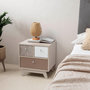 Voir la diapositive 2 : VS VENTA-STOCK Table de chevet Maia 3 tiroirs multicolores