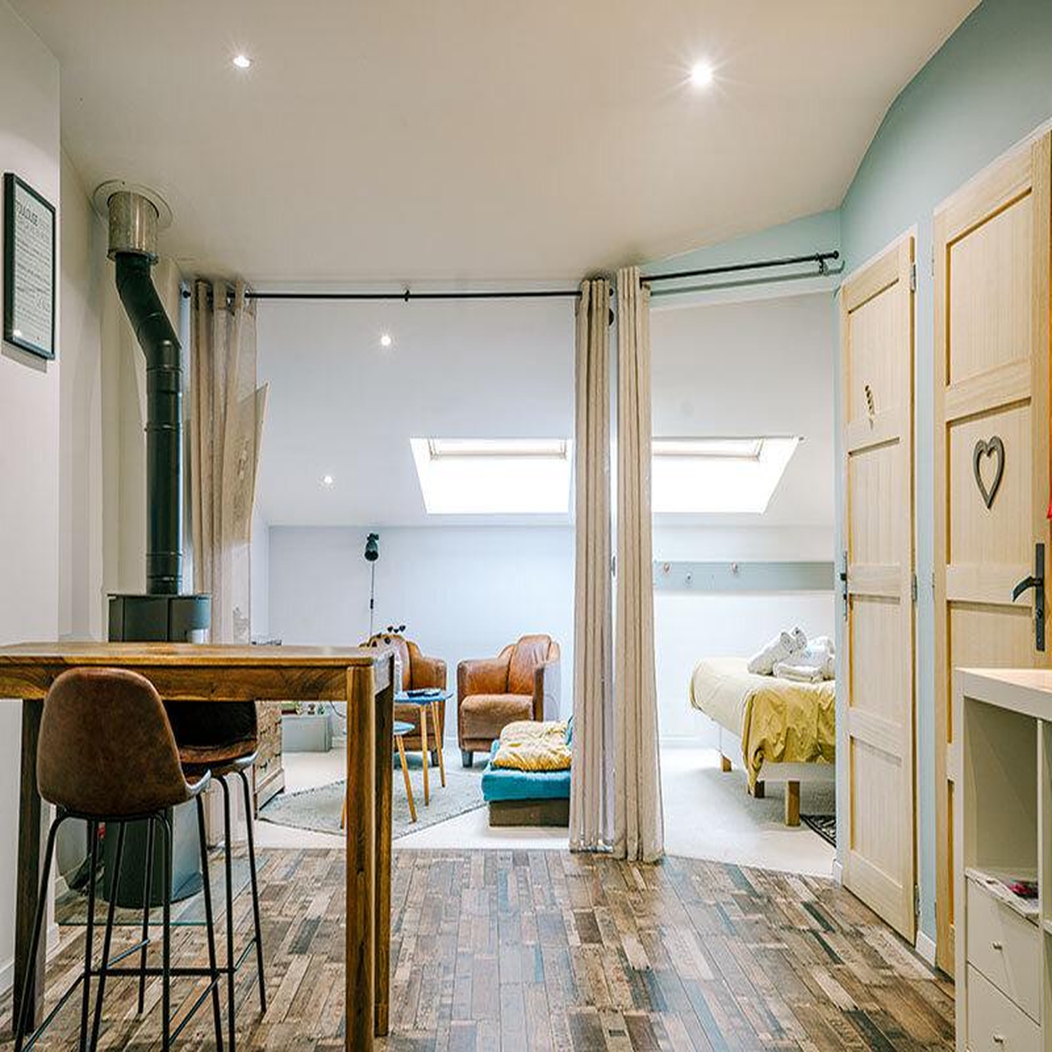 Voir la diapositive 2 : Smartbox 2 jours en appartement avec bain bouillonnant privatif près de toulouse - coffret cadeau séjour