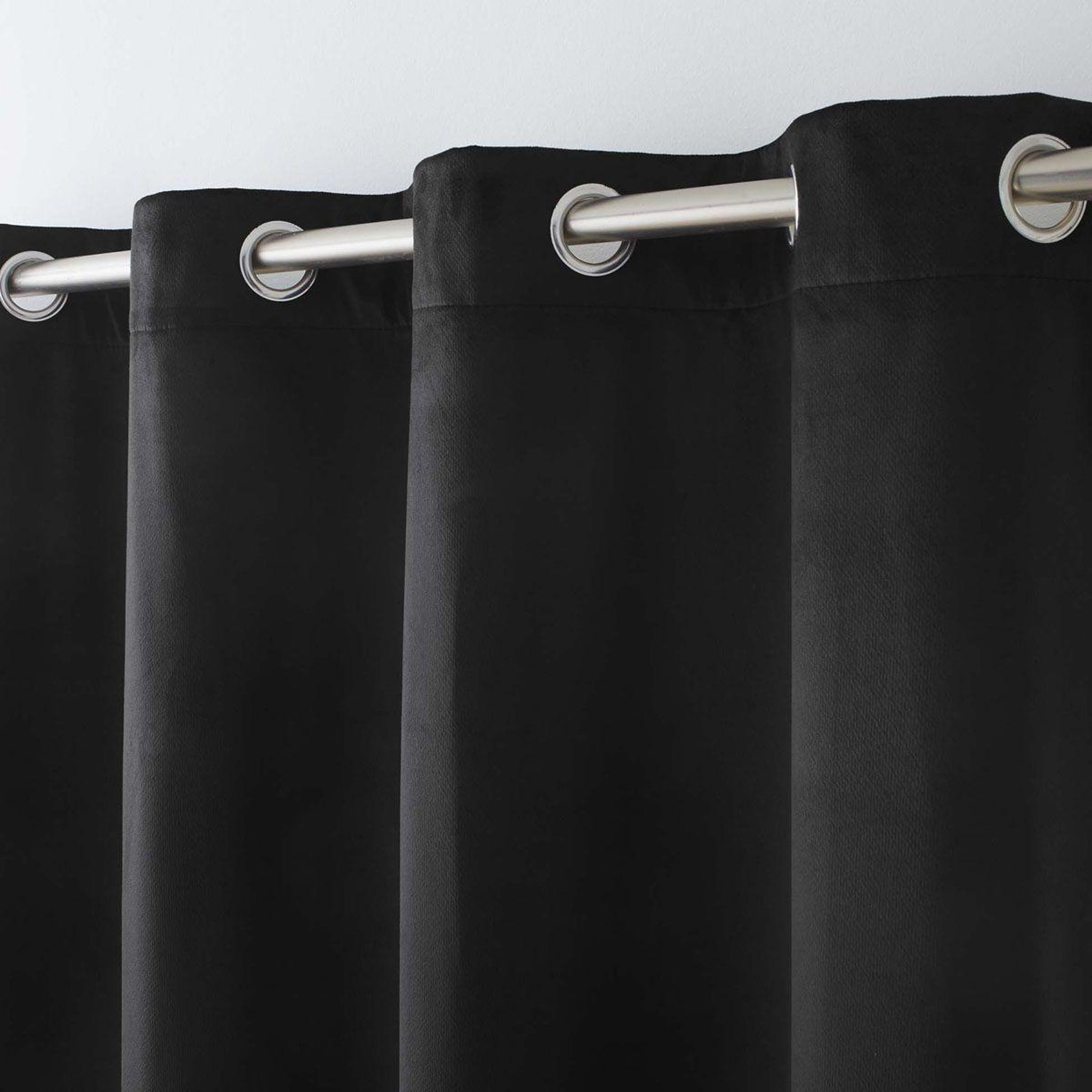 Voir la diapositive 2 : Douceur d'Intérieur Rideau isolant velours  polarchic  140x260cm noir
