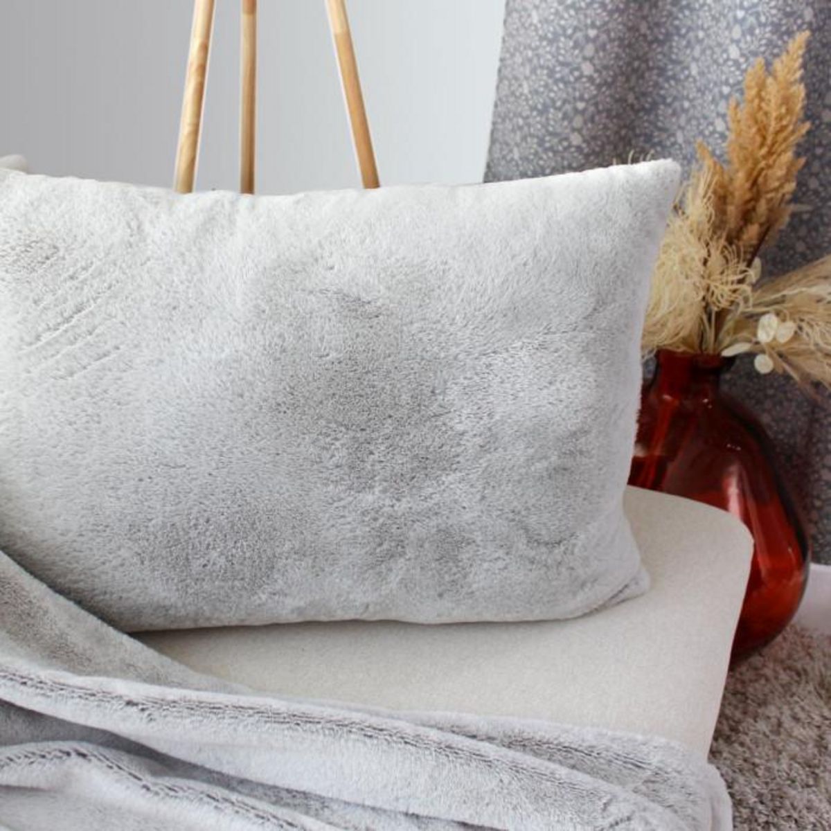 Paris Prix Coussin Déco Imitation Fourrure  Rabbit  50x65cm Gris