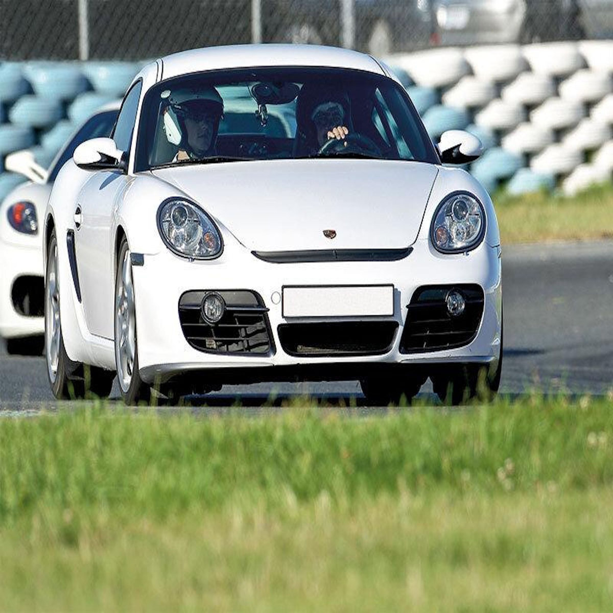 Smartbox Stage de pilotage : 5 tours sur le circuit de La Ferté-Gaucher en Porsche Cayman - Coffret Cadeau Sport & Aventure