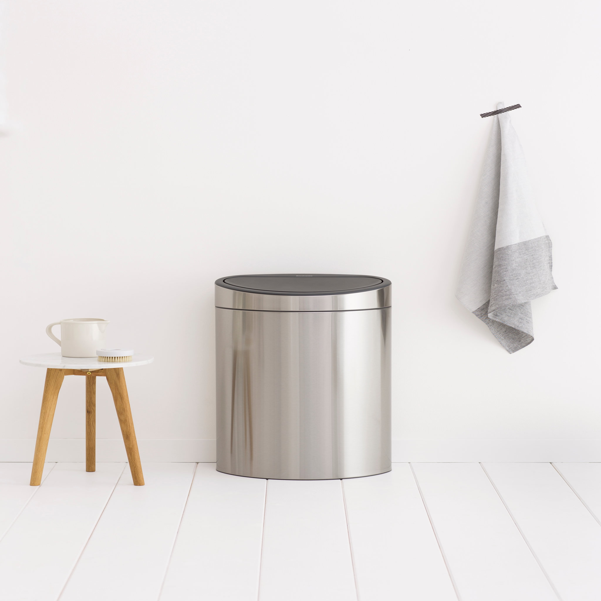 Voir la diapositive 4 : BRABANTIA Poubelle Touche Bin 40L MATT STEEL