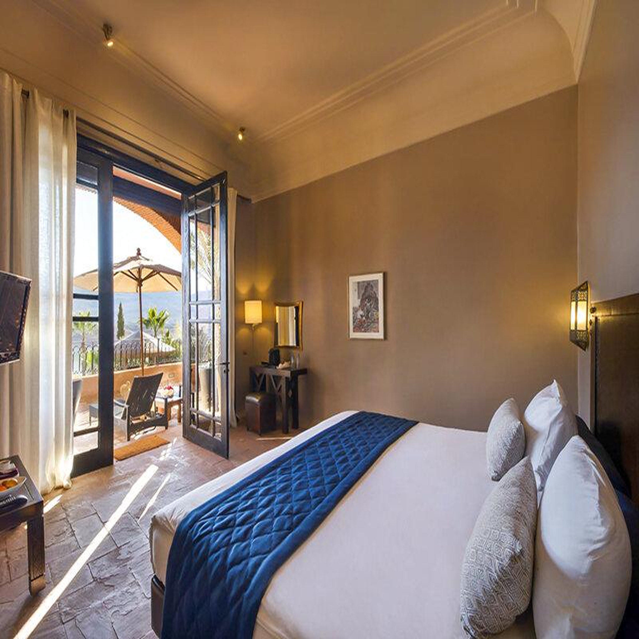 Voir la diapositive 2 : Smartbox 3 jours en hôtel 5* avec bateau, massage et cocktail au maroc - coffret cadeau séjour