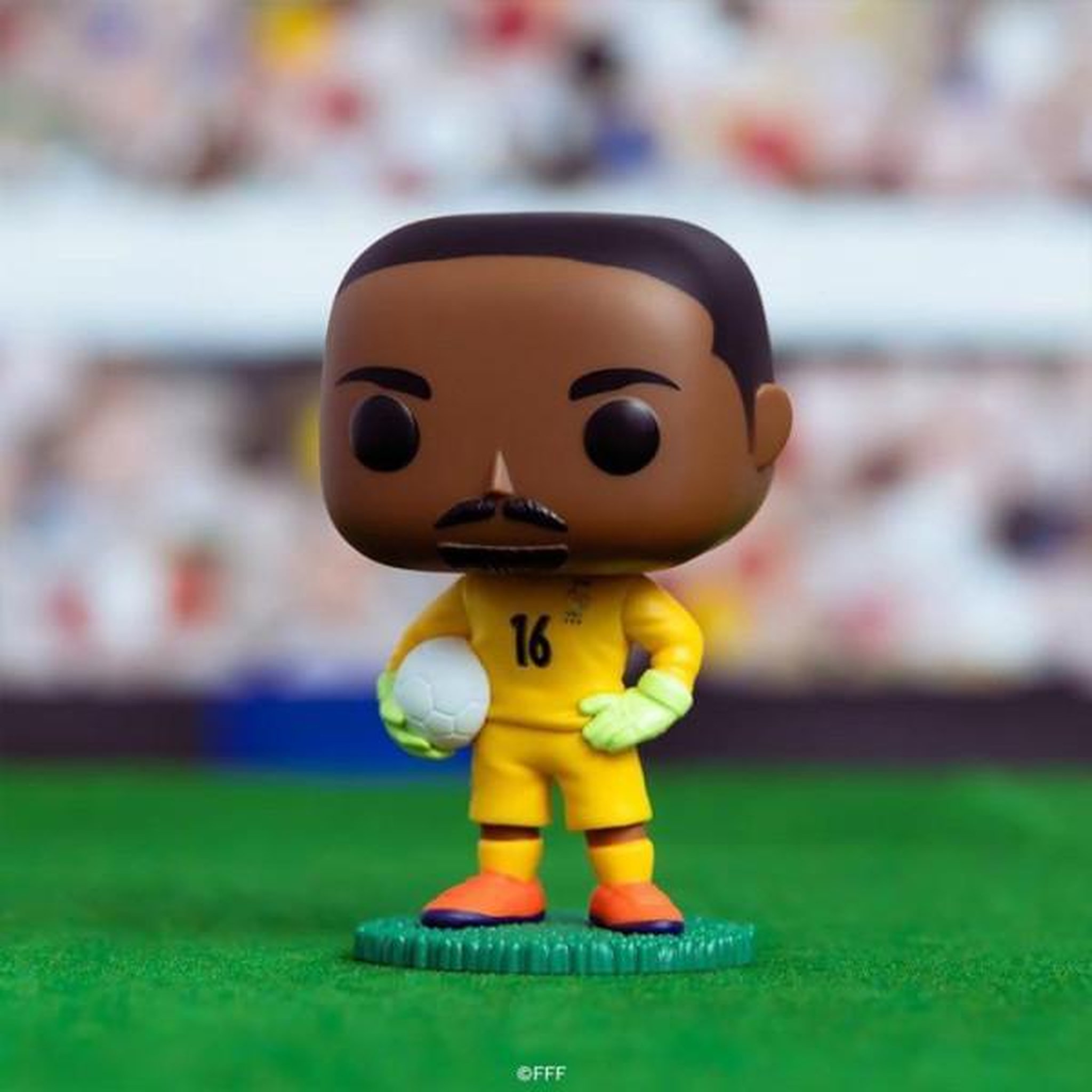 Voir la diapositive 3 : Funko Figurine funko pop! - football france - mike maignan - vinyle officielle