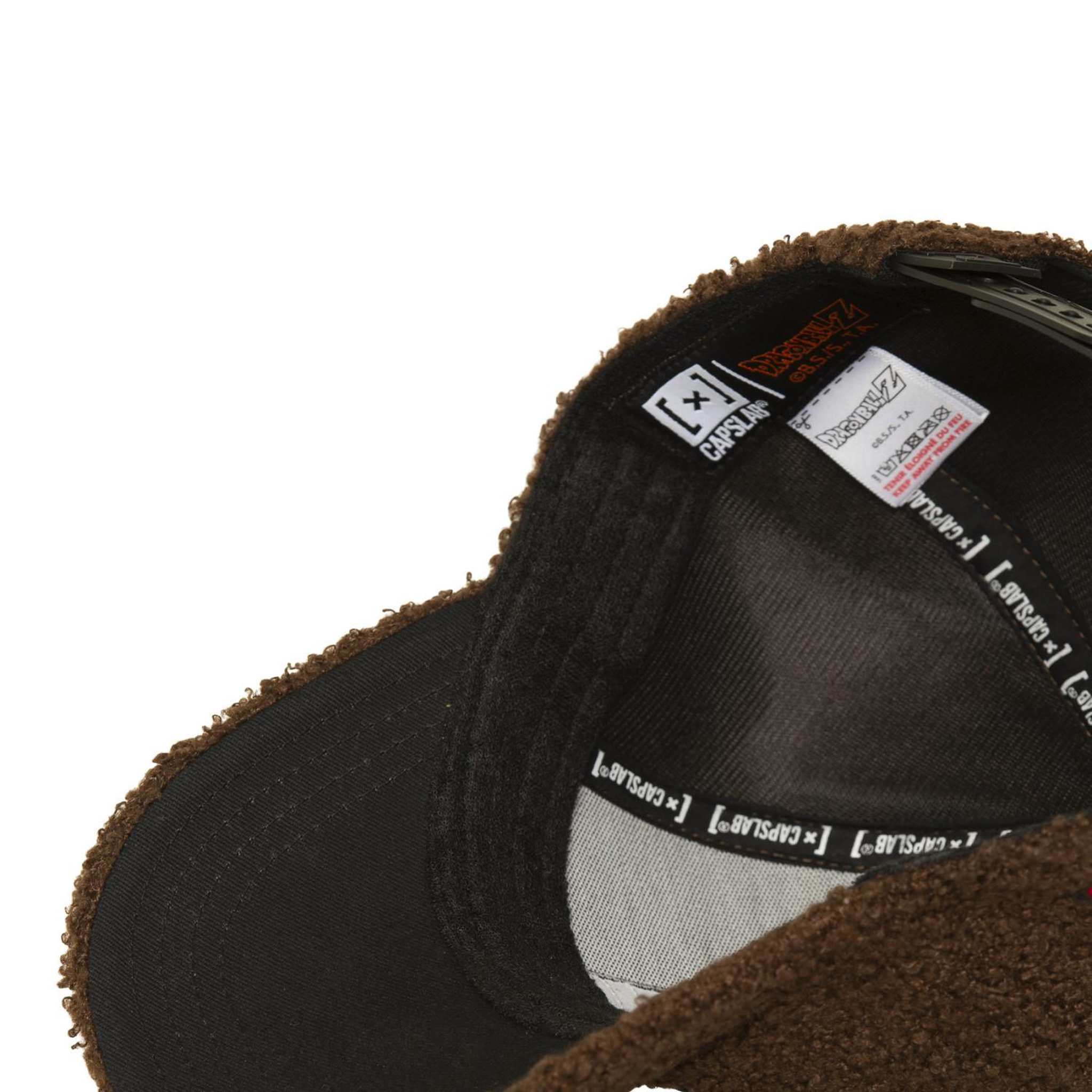 Voir la diapositive 6 : CAPSLAB Casquette baseball en sherpa avec patch dragon ball z sherpa