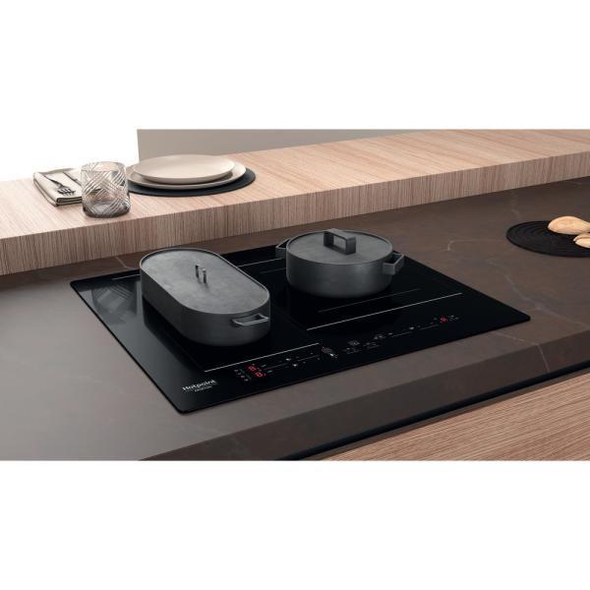 Voir la diapositive 5 : HOTPOINT Table de cuisson induction - hotpoint - 3 zones - hb2760bne - l 59 x p 51 cm - 7200w total - noir