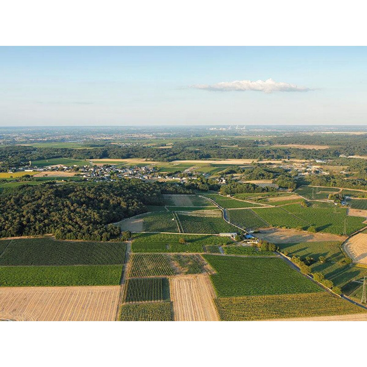 Smartbox Vol découverte en hélicoptère de 20 min pour 2 personnes près d'Angers - Coffret Cadeau Sport & Aventure