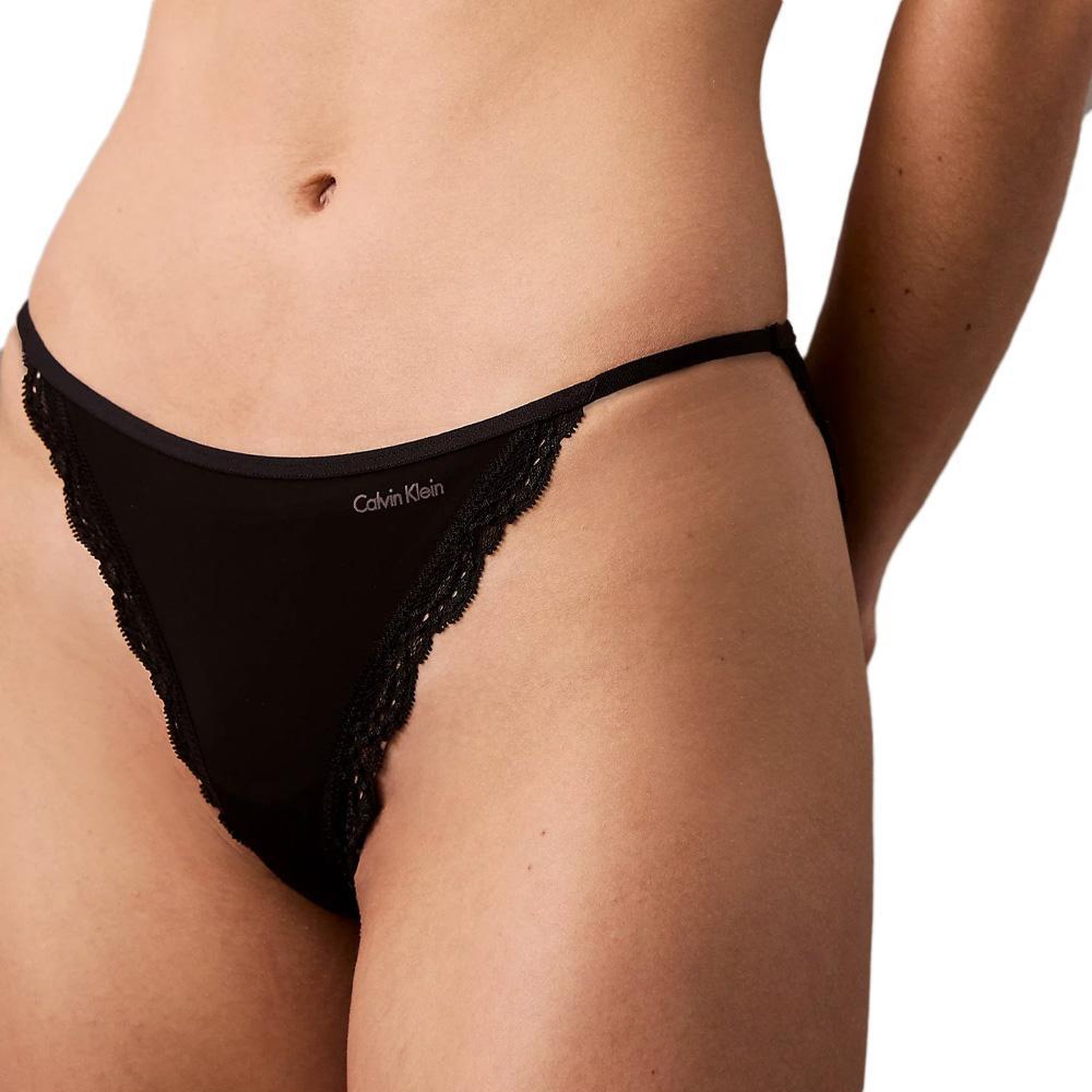 CALVIN KLEIN JEANS Culotte es Femme Calvin Klein Jeans String Bikini. Coloris disponibles : Noir