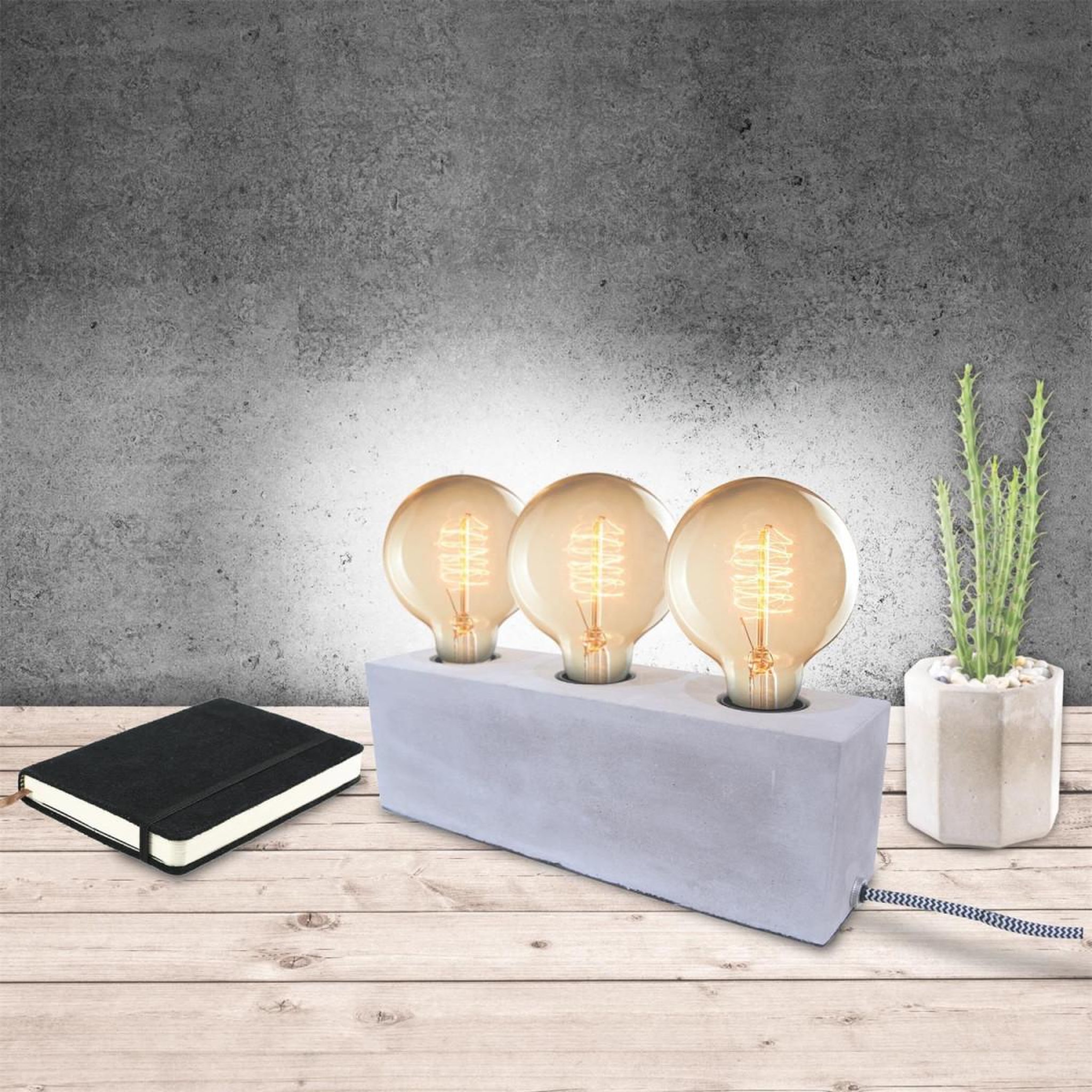 Voir la diapositive 6 : The Home Deco Factory Lampe à poser 3 ampoules  beton  27cm gris