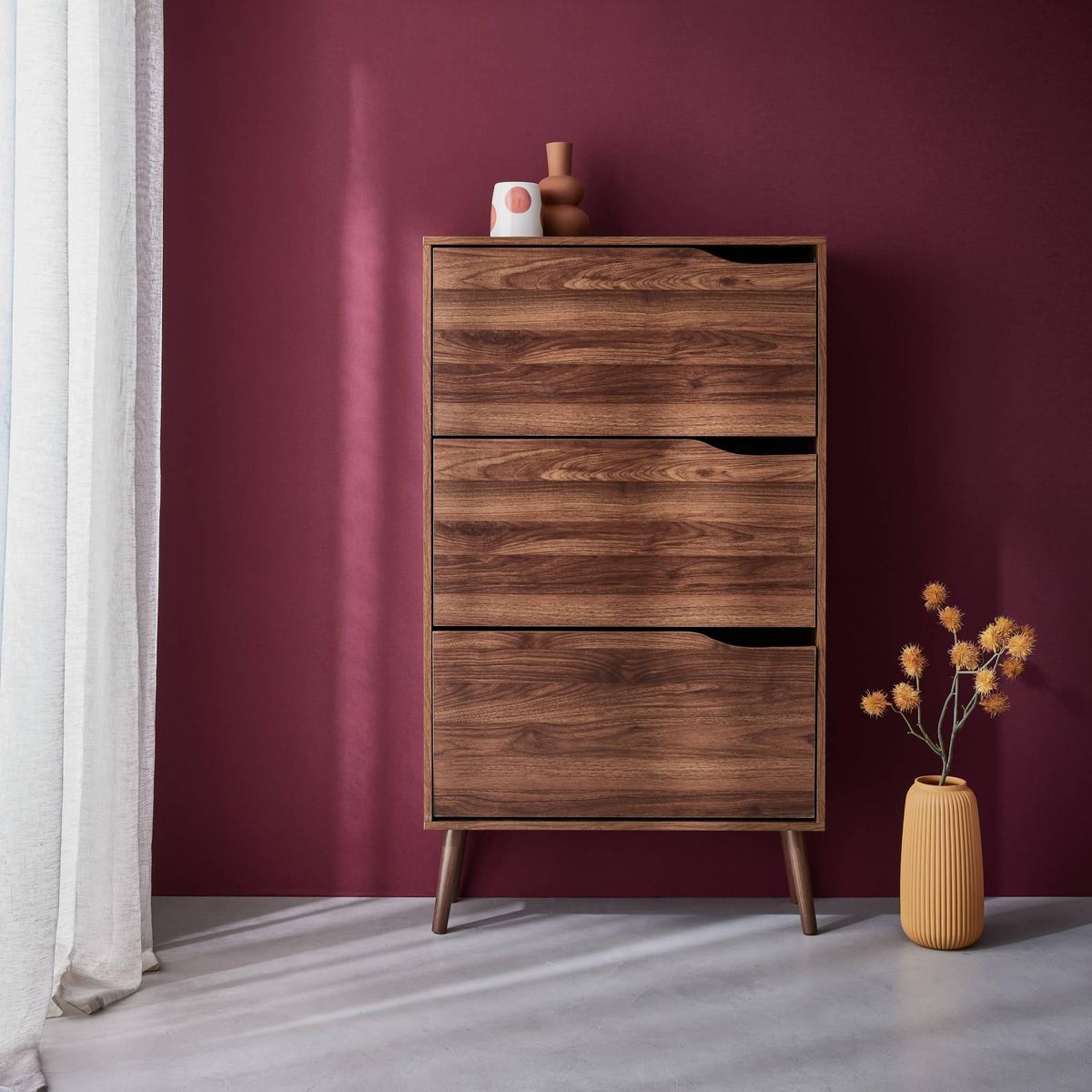 SWEEEK Meuble à chaussures scandinave décor noyer 3 portes abattantes capacité 18 paires de chaussures