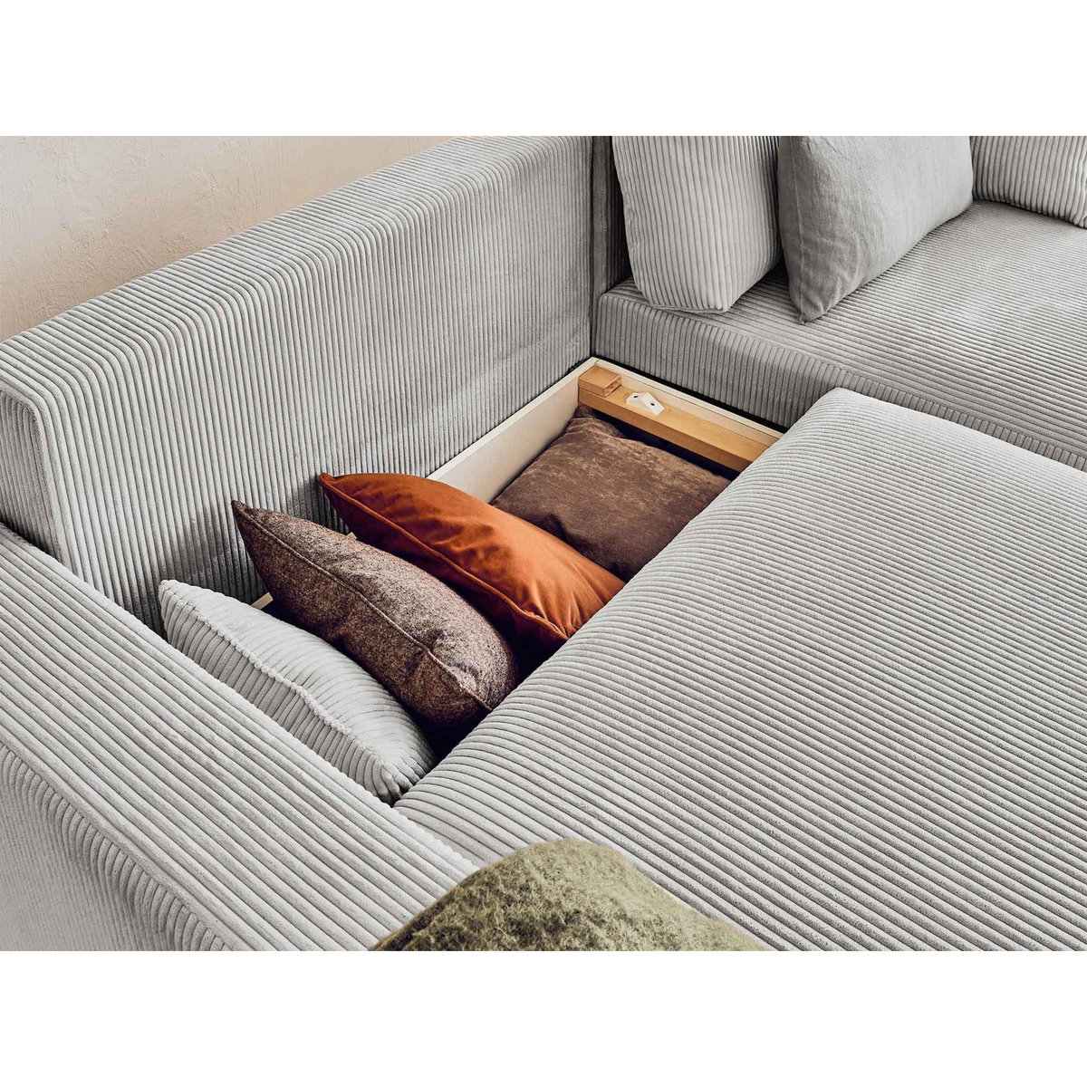 LISA DESIGN Pivoine - canapé d'angle réversible - 4 places - convertible avec coffre - en velours côtelé