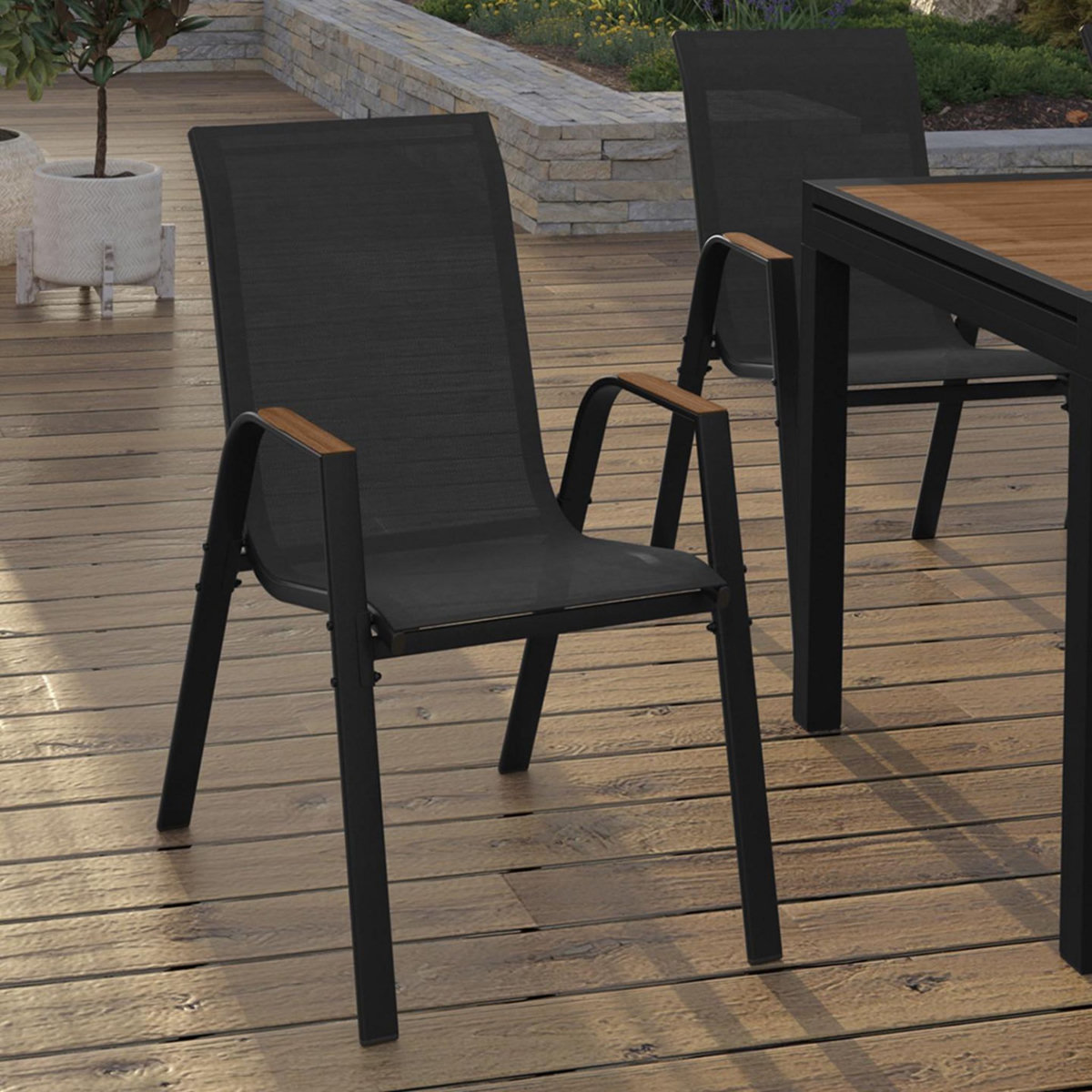 ID MARKET Lot de 4 chaises de jardin NOUMEA métal et textilène empilables noir et bois