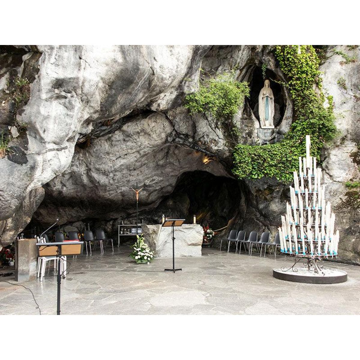 Smartbox Visite guidée du Sanctuaire Notre-Dame de Lourdes - Coffret Cadeau Multi-thèmes