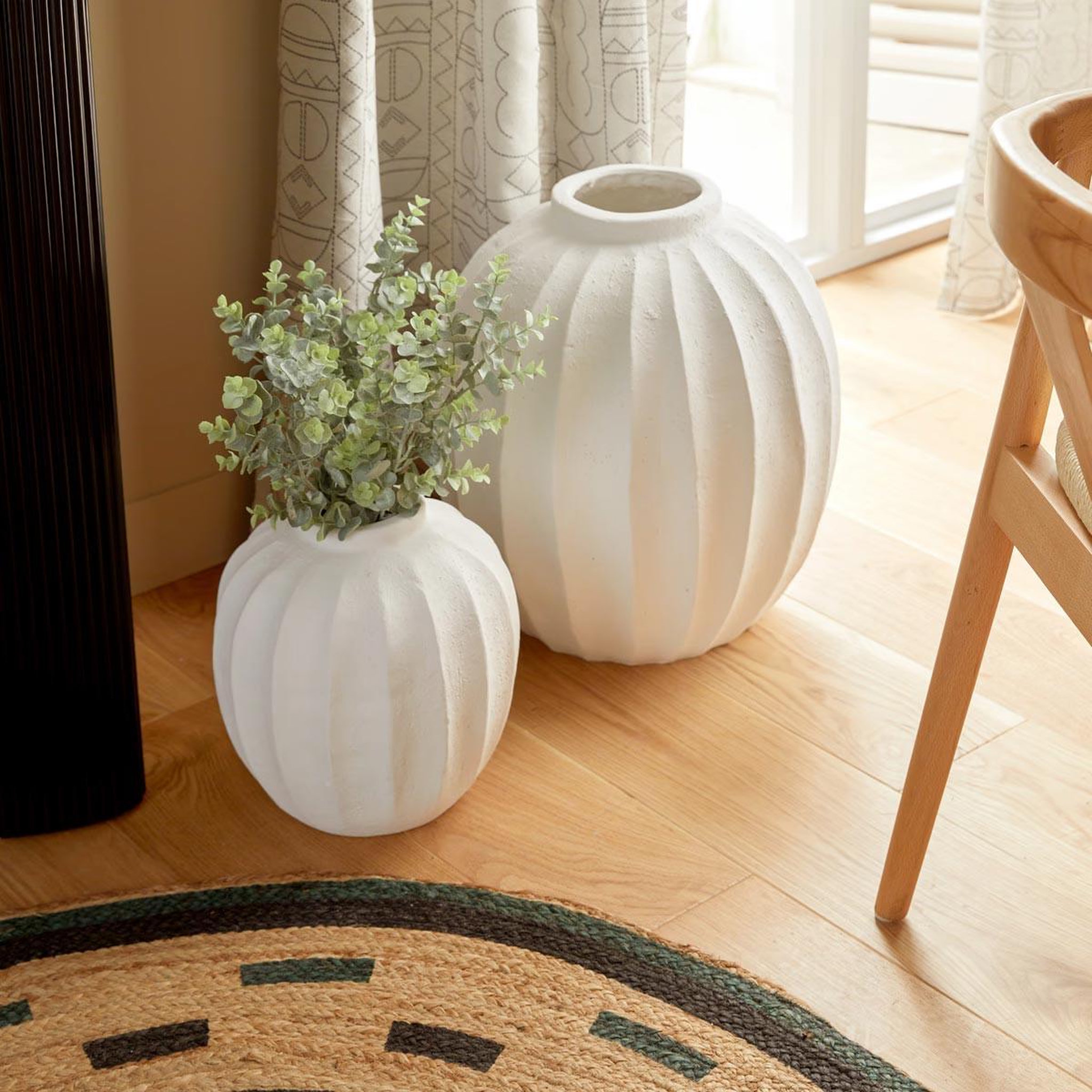 Voir la diapositive 3 : ATMOSPHERA Vase boule en céramique  amia  28cm blanc