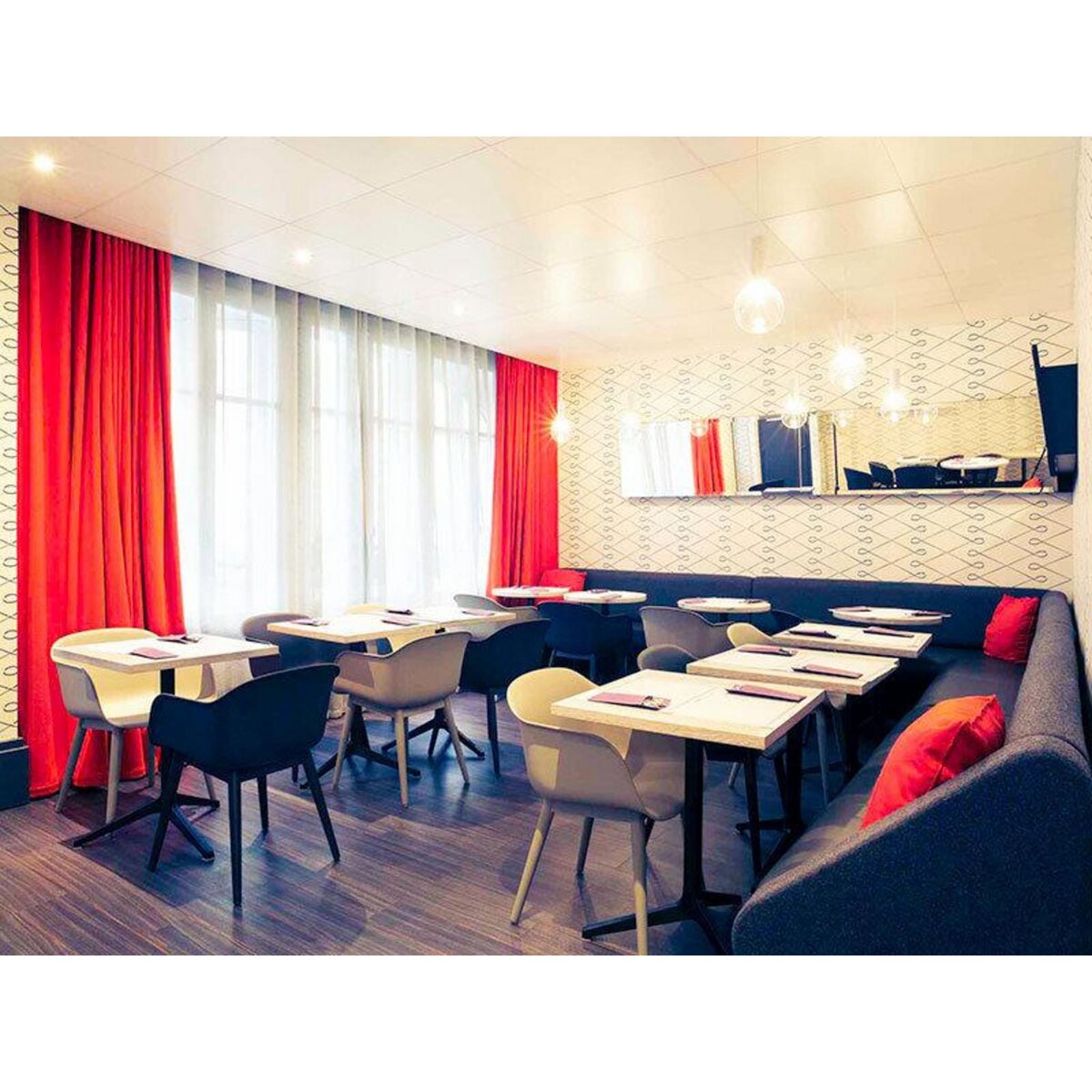 Smartbox Séjour de 2 jours en hôtel 4* avec champagne et vue sur le Sacré-Cœur de Montmartre à Paris - Coffret Cadeau Séjour