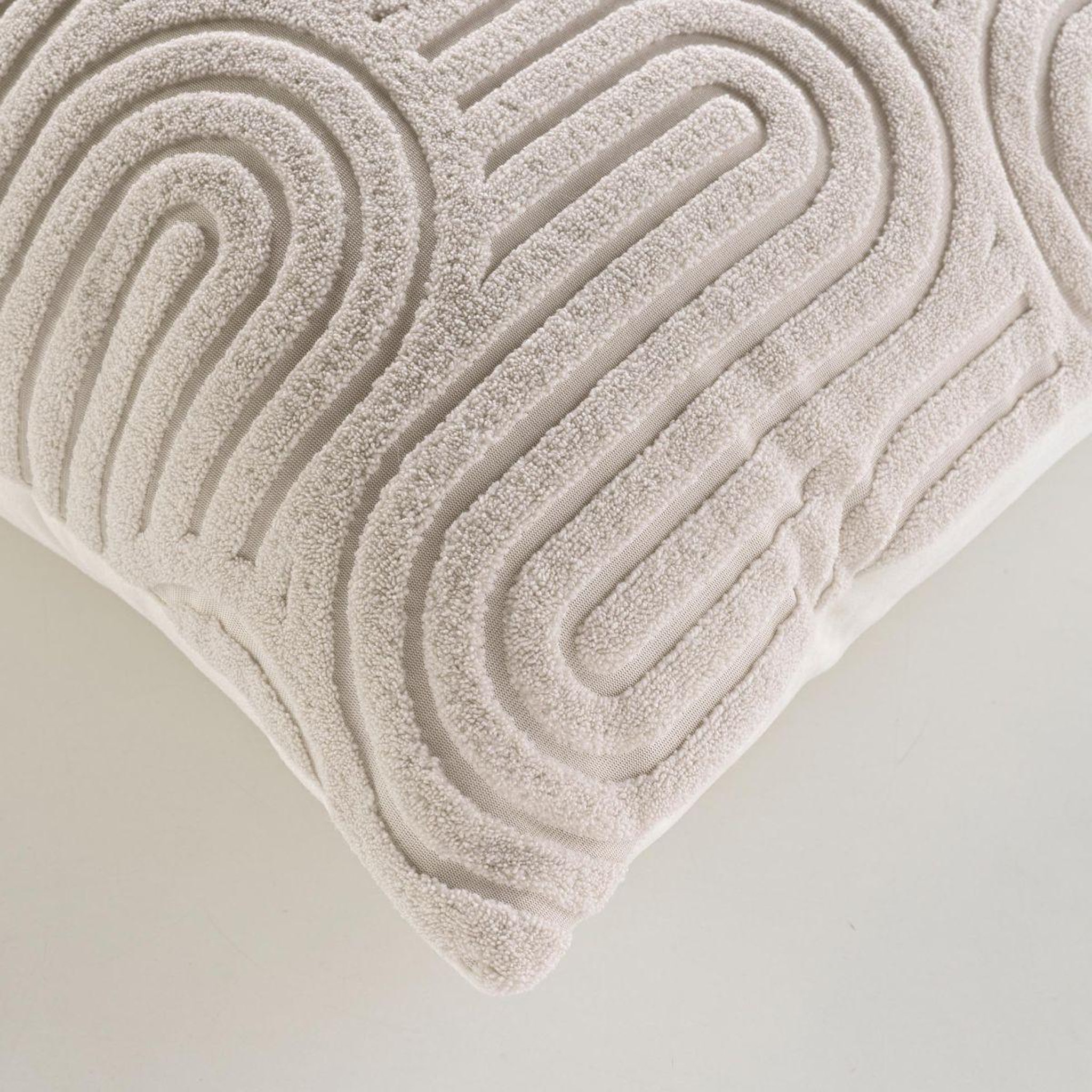 Voir la diapositive 3 : Douceur d'Intérieur Coussin déco en velours  pila  45x45cm beige