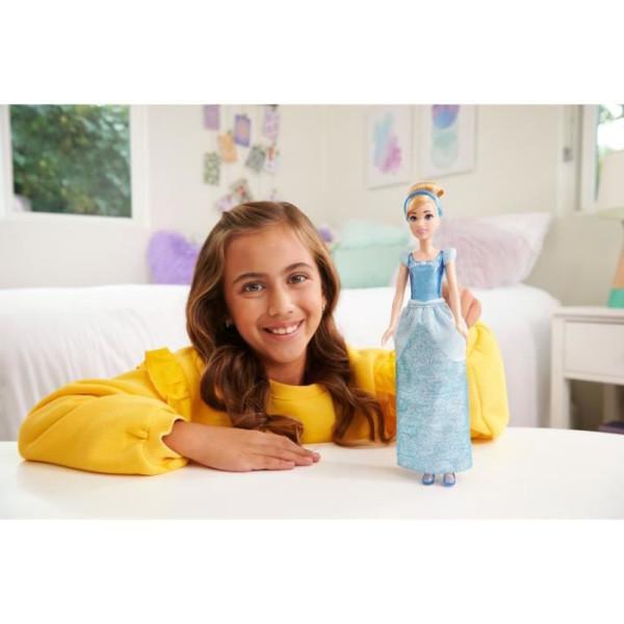 Voir la diapositive 3 : DISNEY PRINCESS Cendrillon Poupée 29 cm, Mattel Poupée Disney Princesses habillage et accessoires HLW06