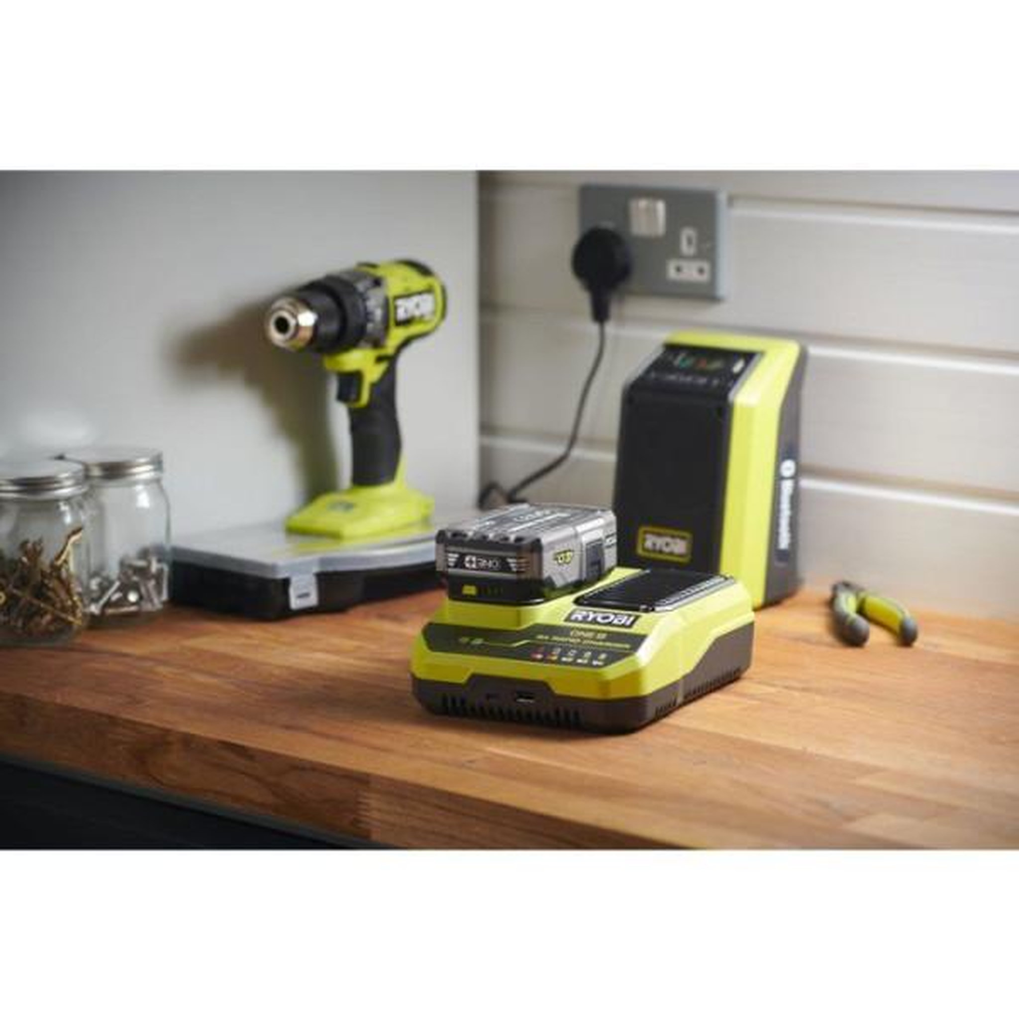 Voir la diapositive 2 : Ryobi Ryobi chargeur rapide 18v one+ recharge batterie 8ah en 1h - sans batterie - rc18180