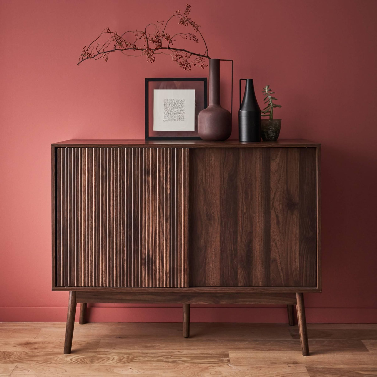 SWEEEK Buffet de rangement décor bois de noyer. 2 portes coulissantes. buffet haut. vaisselier. L 115 x l 39.5 x H 90cm - Linear