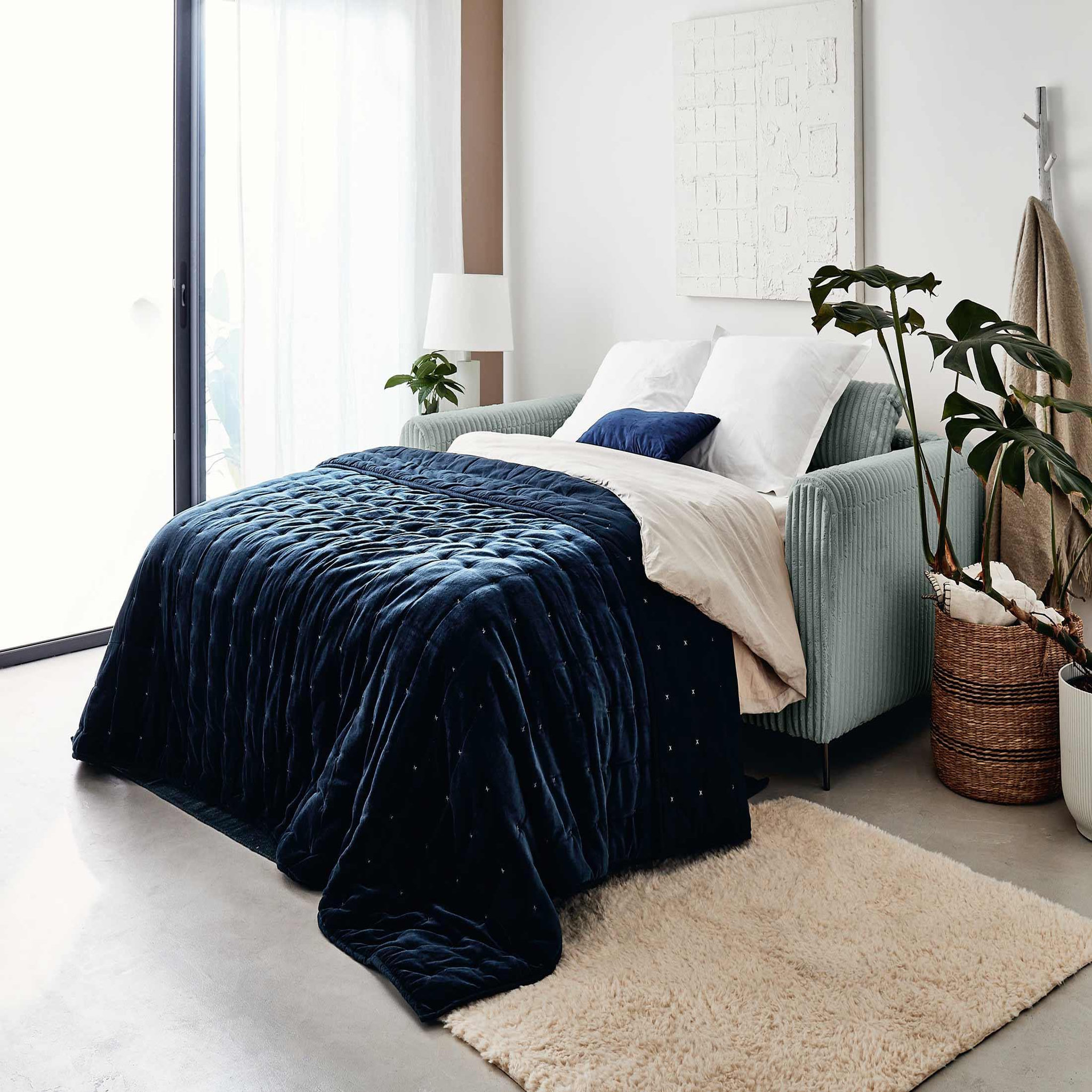 Voir la diapositive 3 : LISA DESIGN Owen - canapé 3 places convertible express couchage quotidien 140 cm matelas 12 cm en velours côtelé grosses côtes