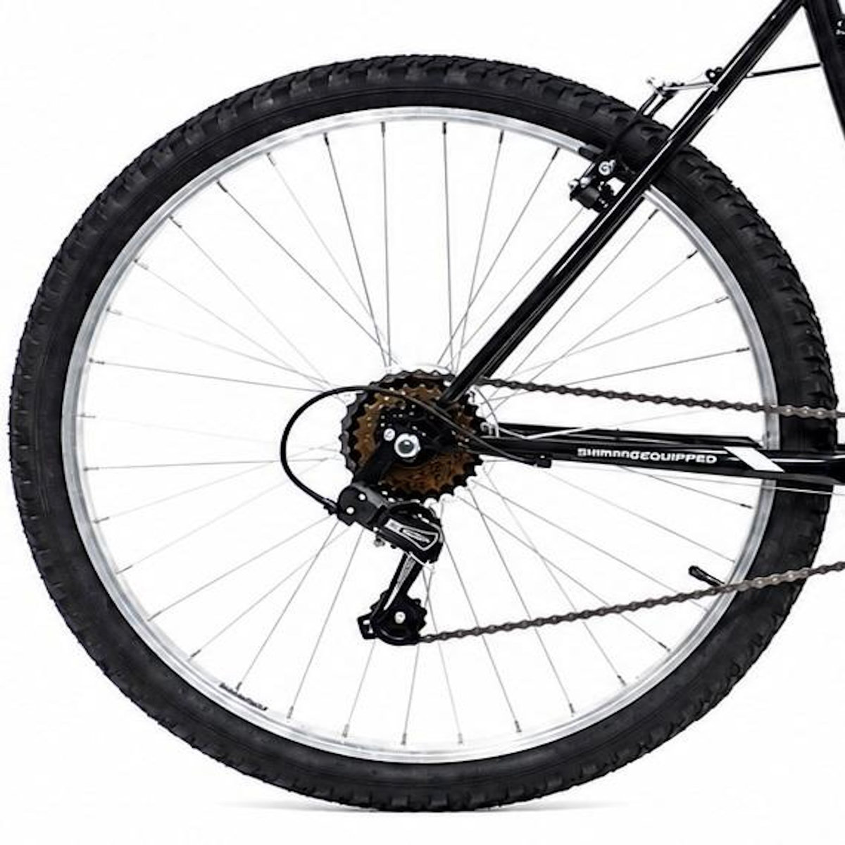 Vélo / VTT 26'' pour une taille à partir de 1.55m équipé de 6 vitesses avec dérailleur TY21, poignées Microshift et freins V- Bkake