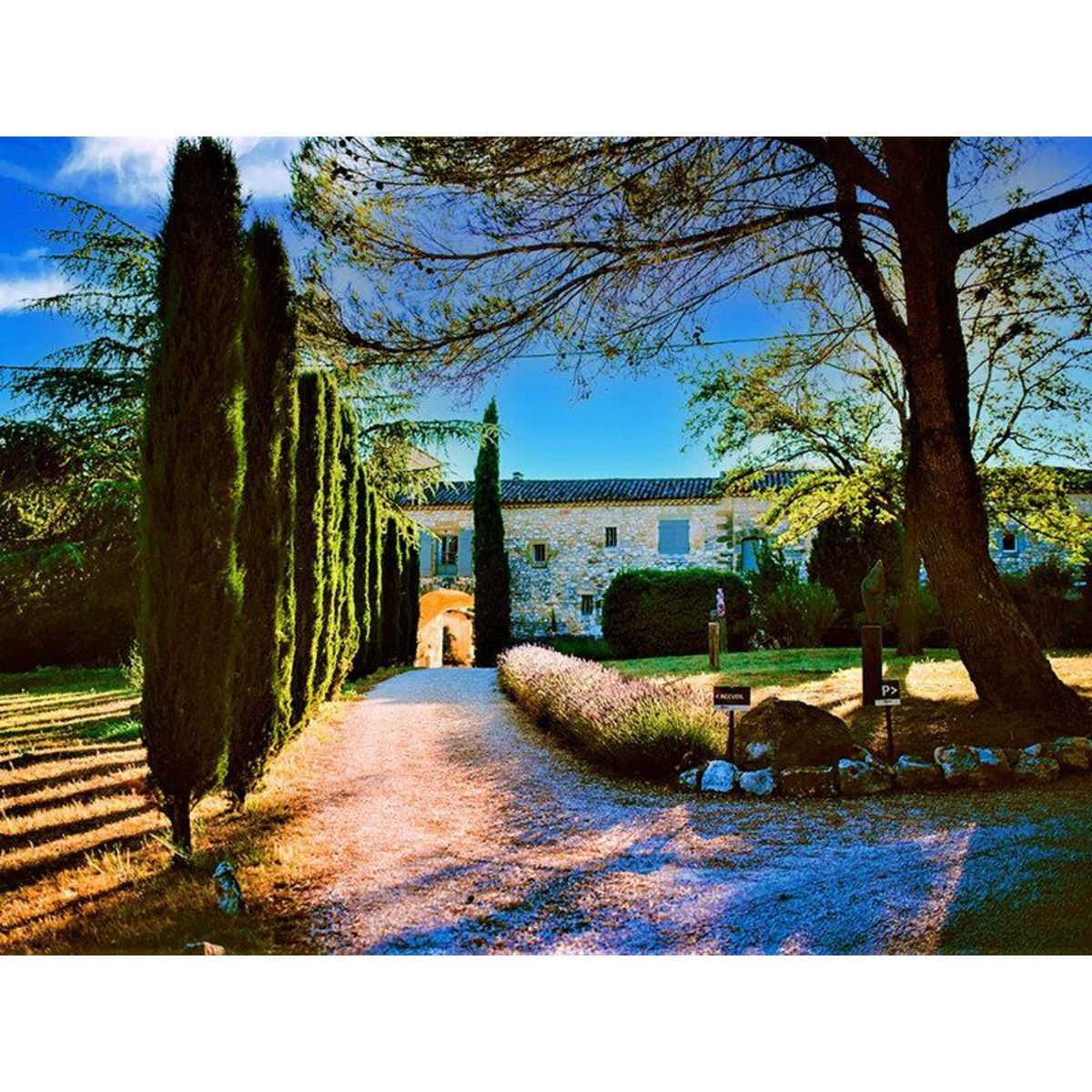 Smartbox Escapade de 2 jours en gîte avec VTT électrique à Arpaillargues-et-Aureillac - Coffret Cadeau Séjour