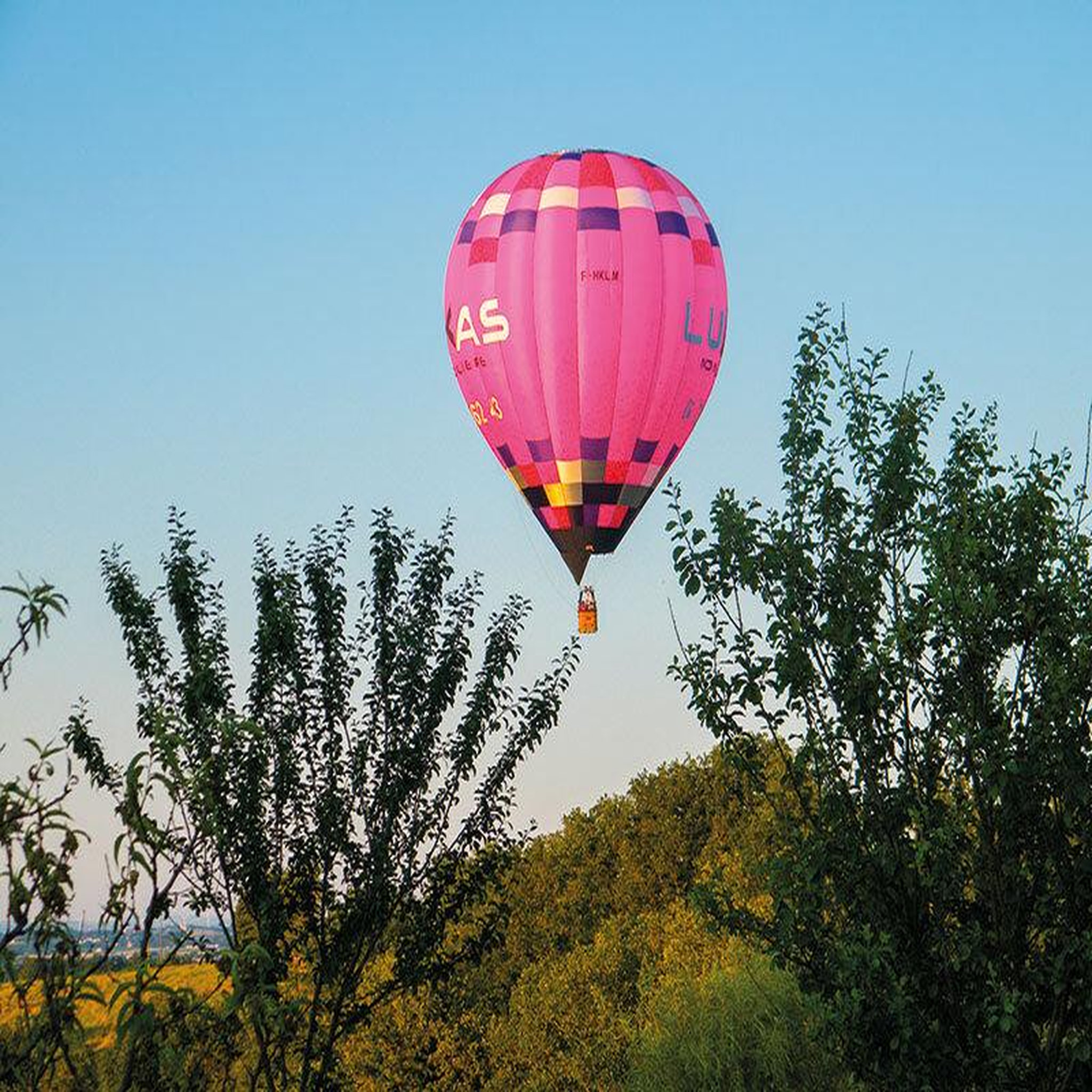 Voir la diapositive 2 : Smartbox Vol en montgolfière près d'albi - coffret cadeau sport & aventure