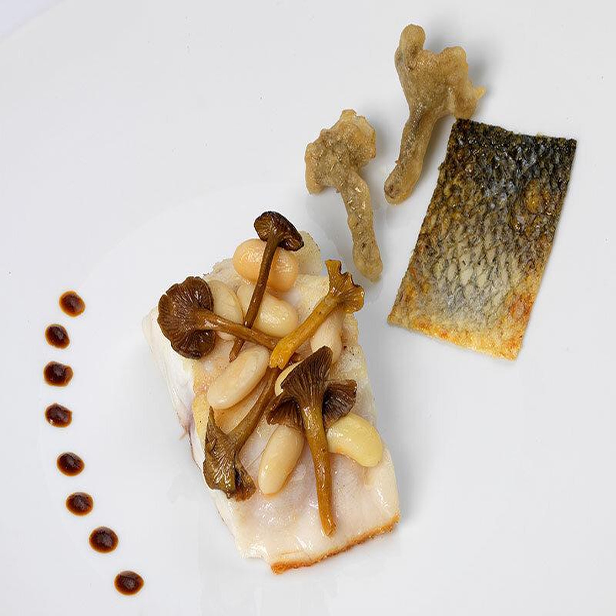 Voir la diapositive 6 : Smartbox Adresses primées : menu 7 plats au restaurant manoir du lys à bagnoles-de-l'orne - coffret cadeau gastronomie