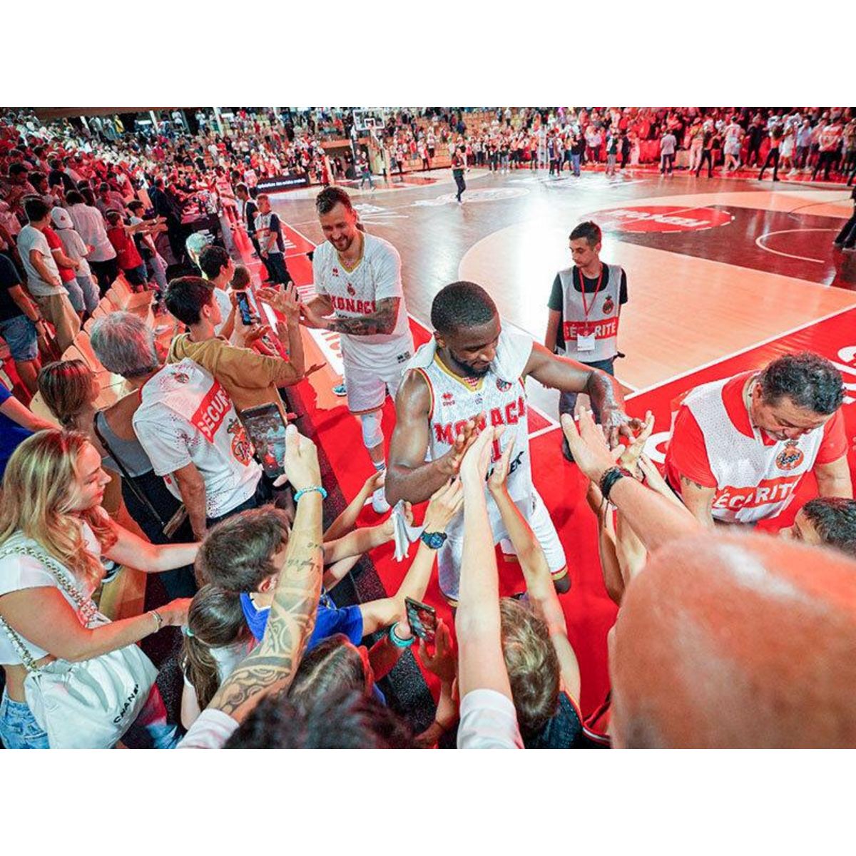 Smartbox 2 accès VIP en lounge pour un match de l'AS Monaco Basketball avec cocktail dînatoire - Coffret Cadeau Sport & Aventure