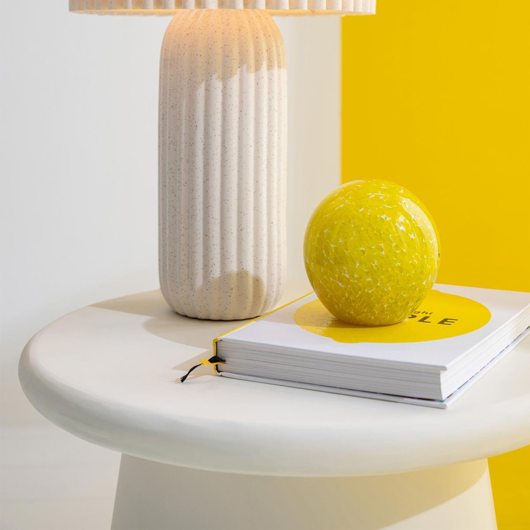 Voir la diapositive 2 : J-LINE Presse-papier en verre  sunrise  12cm jaune
