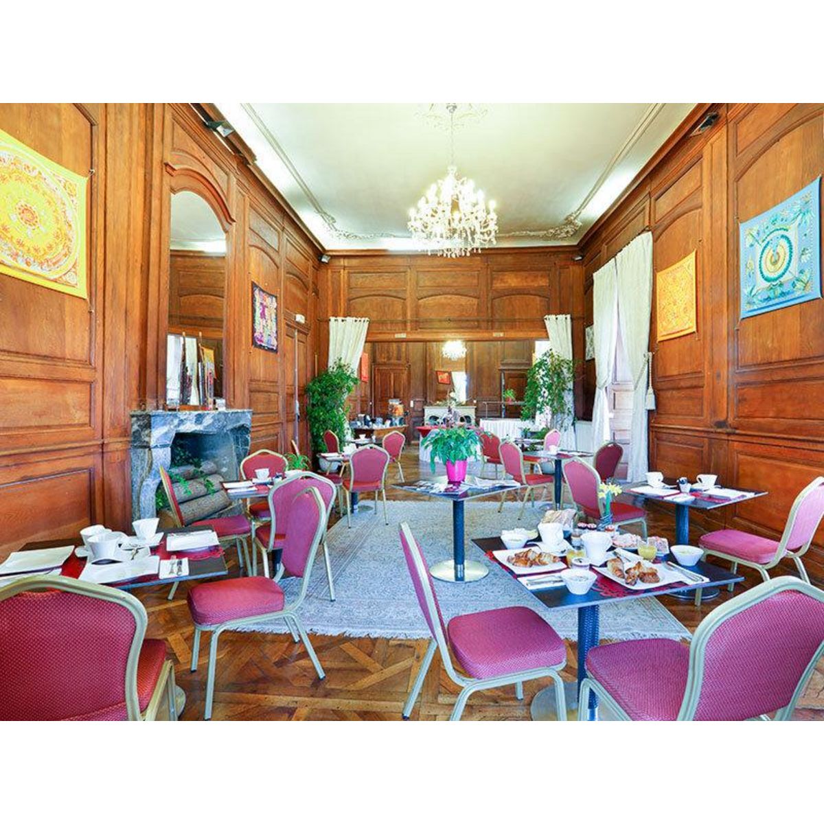 Smartbox Séjour de 2 jours en château 4* avec 2h d'accès au spa près de Lyon - Coffret Cadeau Séjour