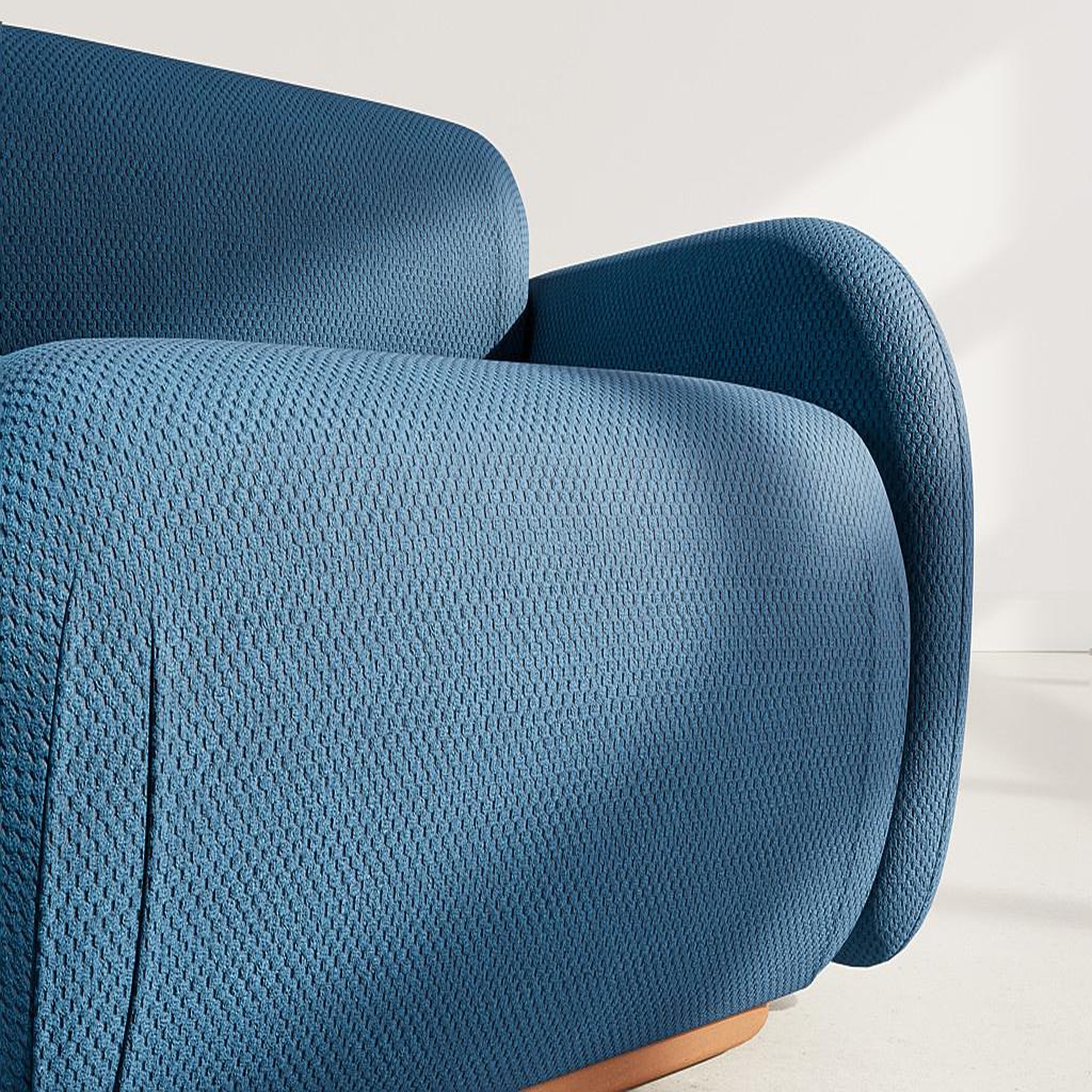 Voir la diapositive 5 : LISA DESIGN Penelope - module d'assise droit en velours texturé