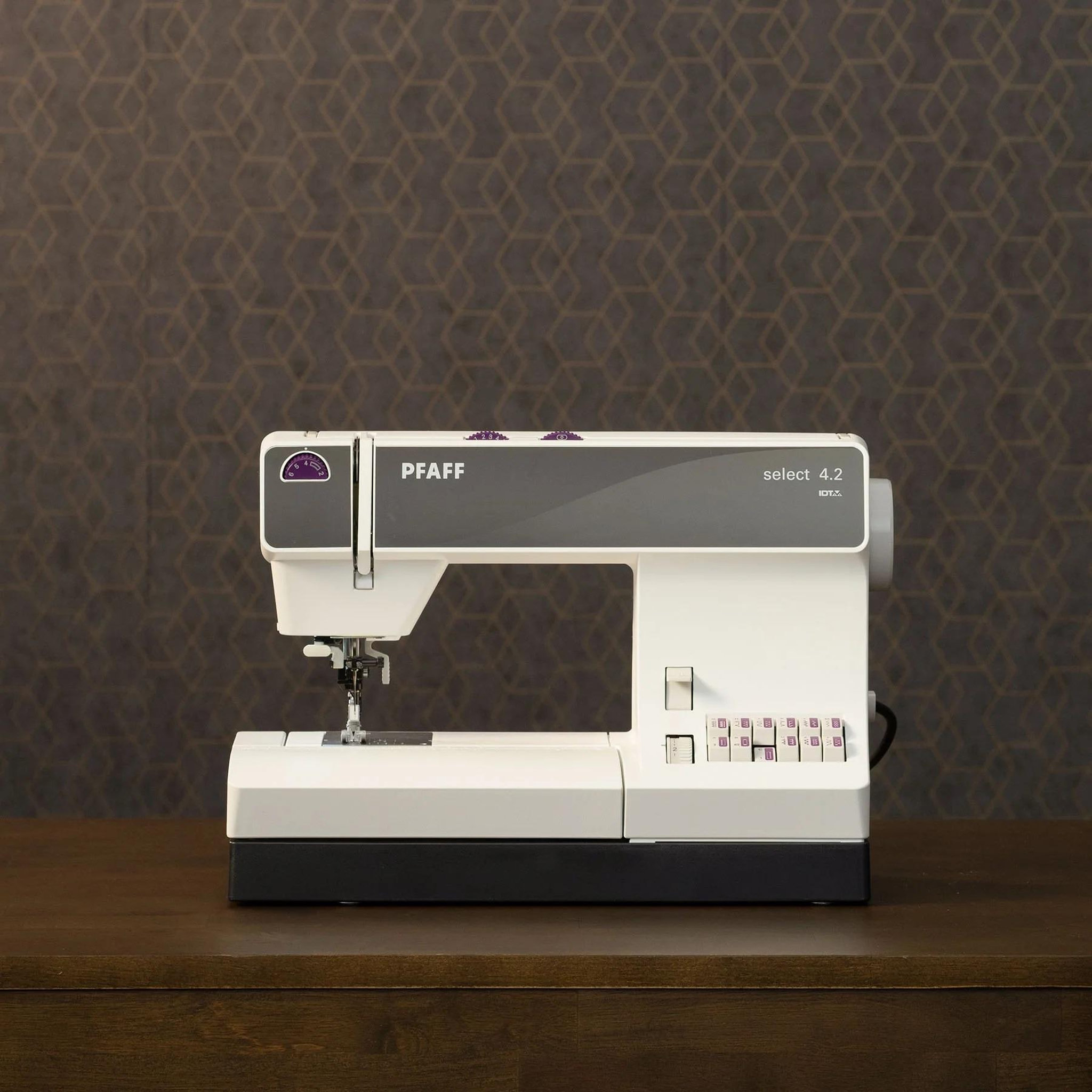 Voir la diapositive 5 : Pfaff Machine à coudre pfaff select 4.2